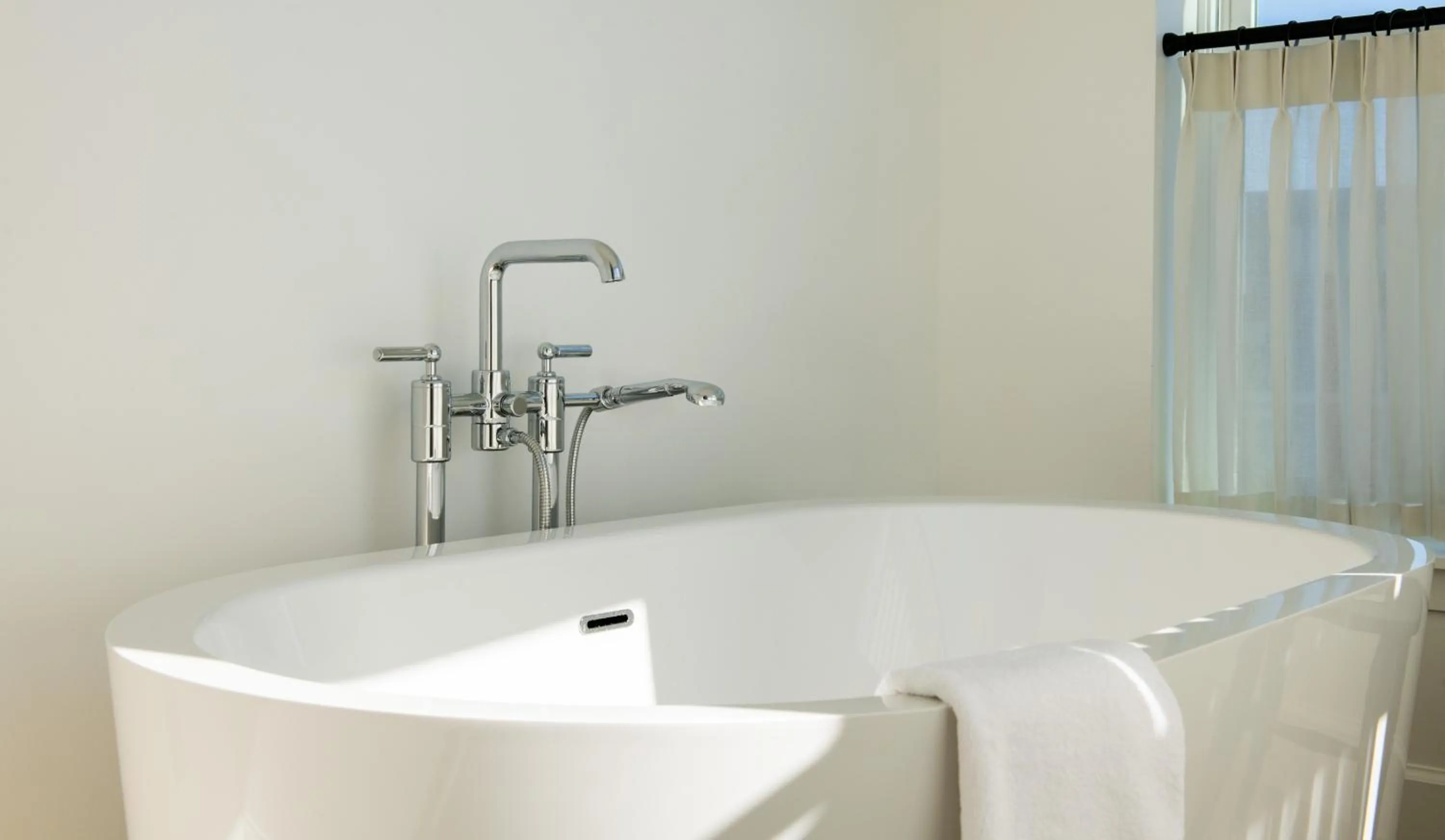 Hot Tub in Longfellow Hotel