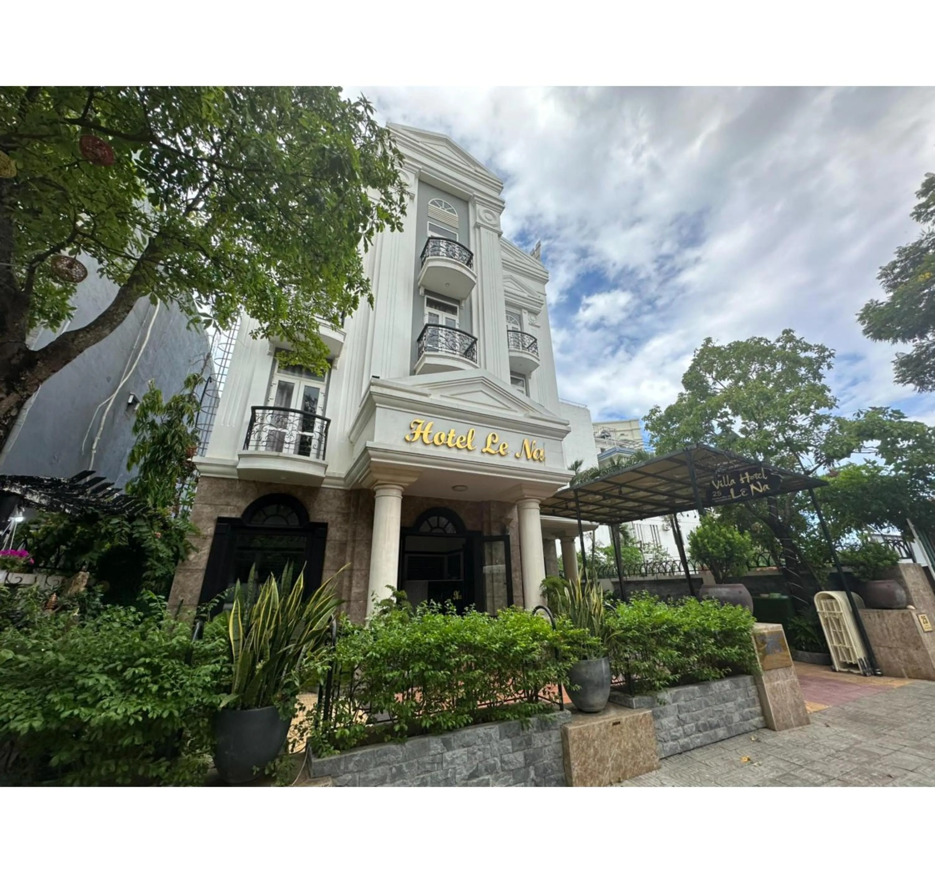 Capital O 1183 Villa Le Na