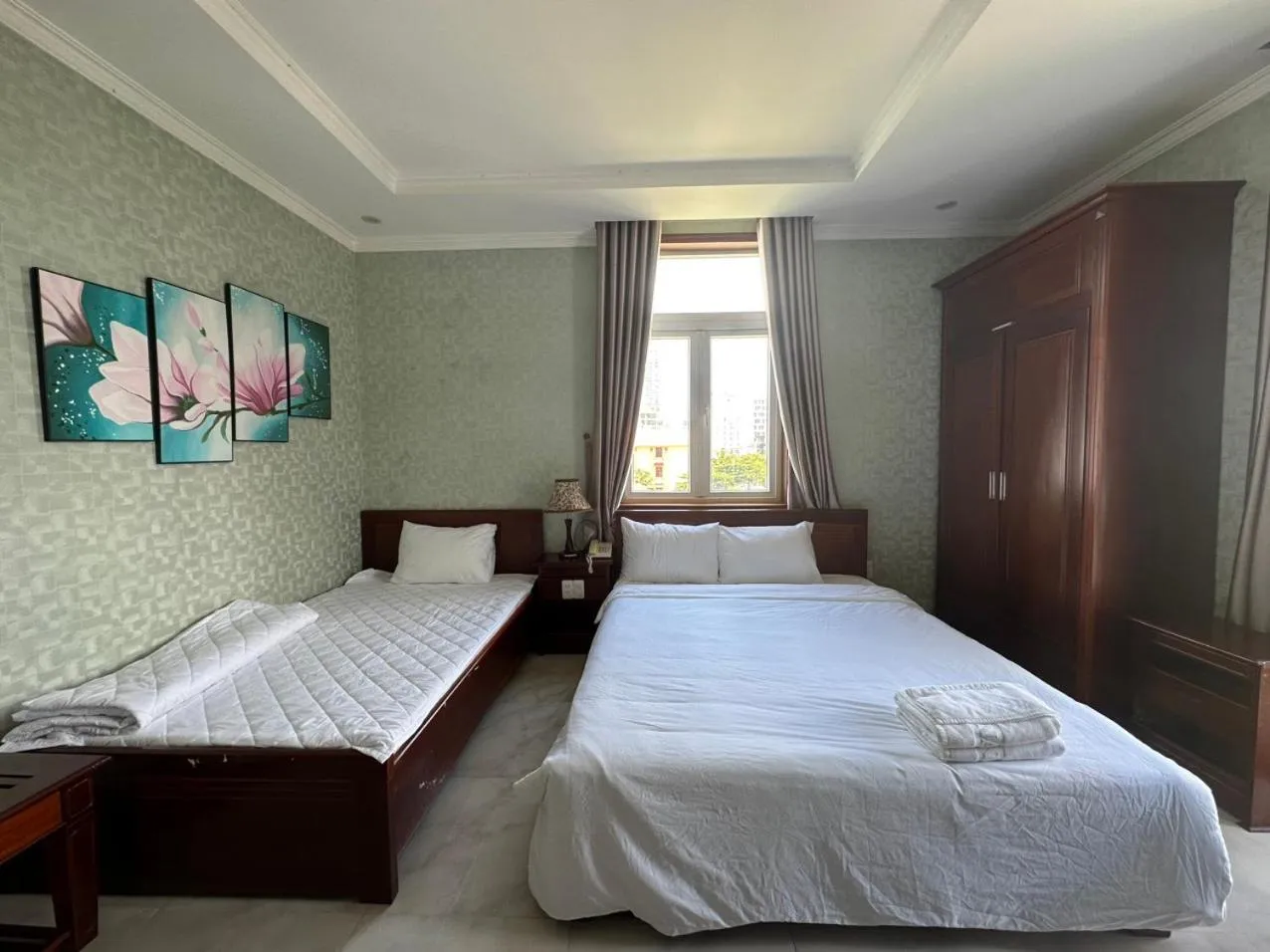 Bedroom, Bed in Capital O 1183 Villa Le Na