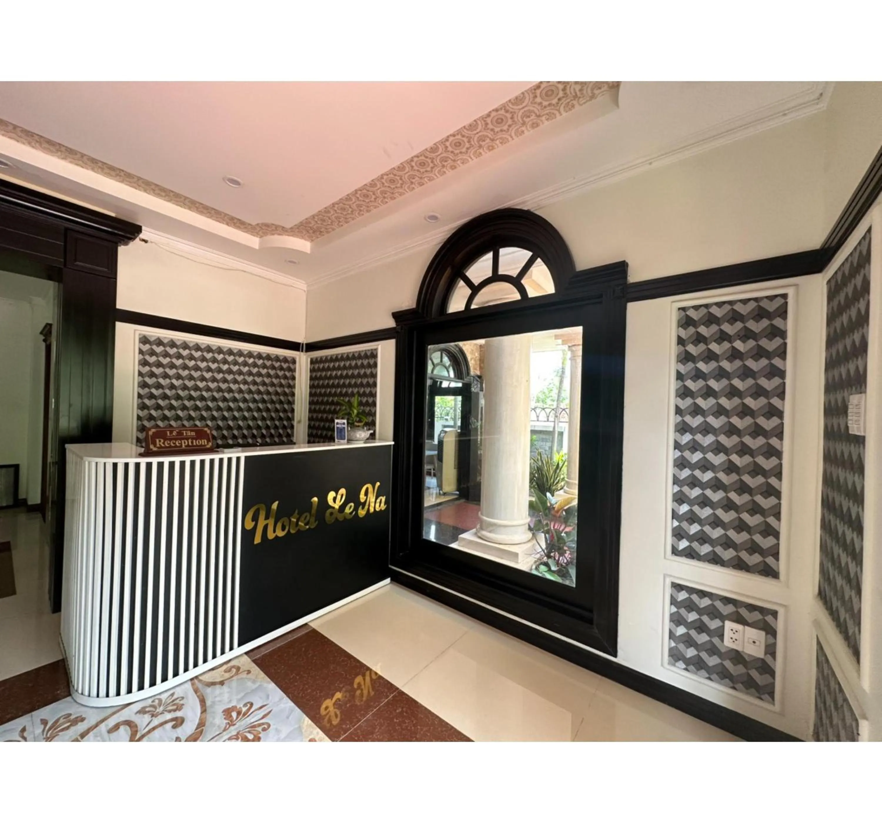 Lobby or reception in Capital O 1183 Villa Le Na