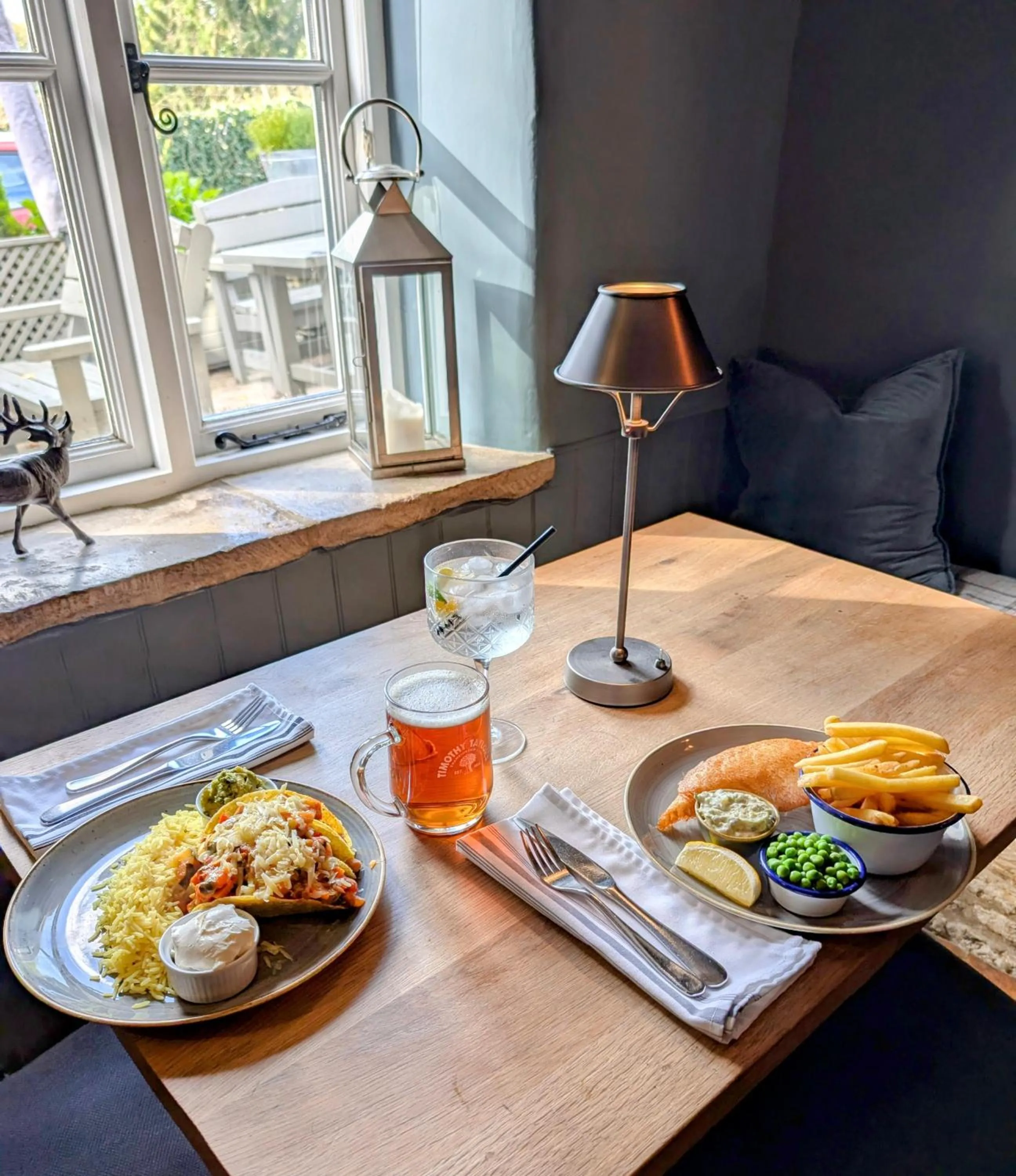 Food and drinks in The Keepers Arms