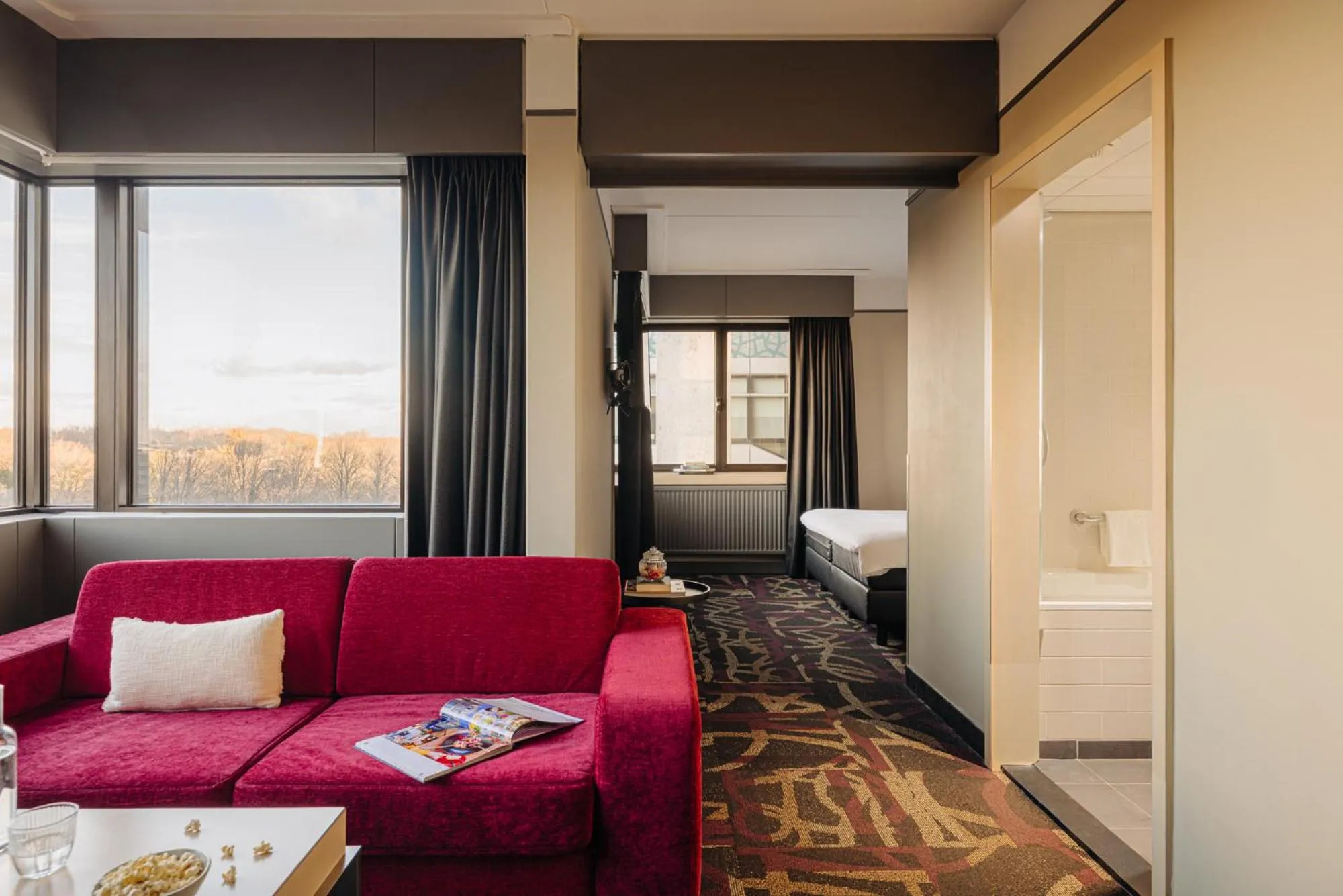 Bedroom, Bed in Leonardo Hotel Den Haag Babylon