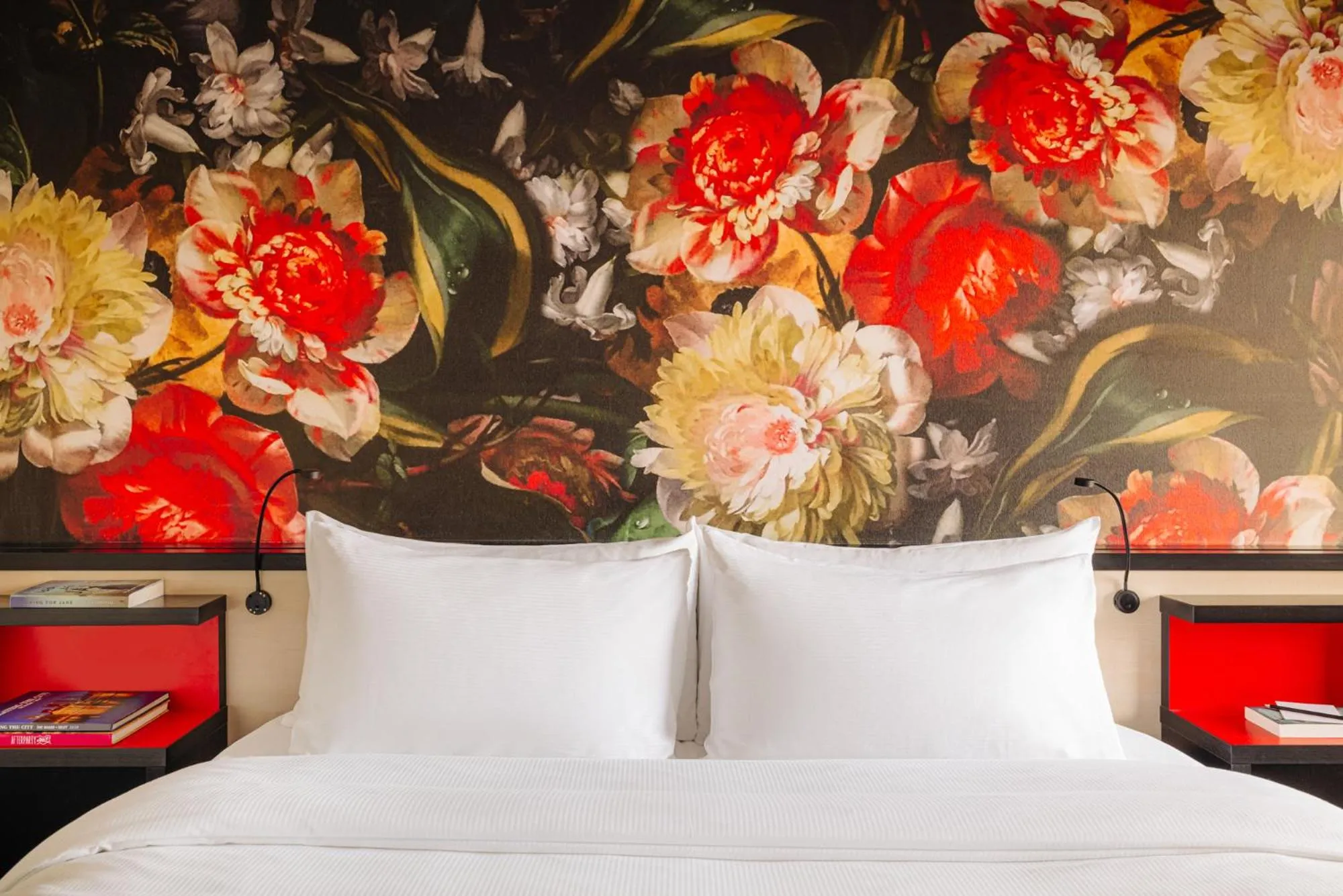 Bed in Leonardo Hotel Den Haag Babylon