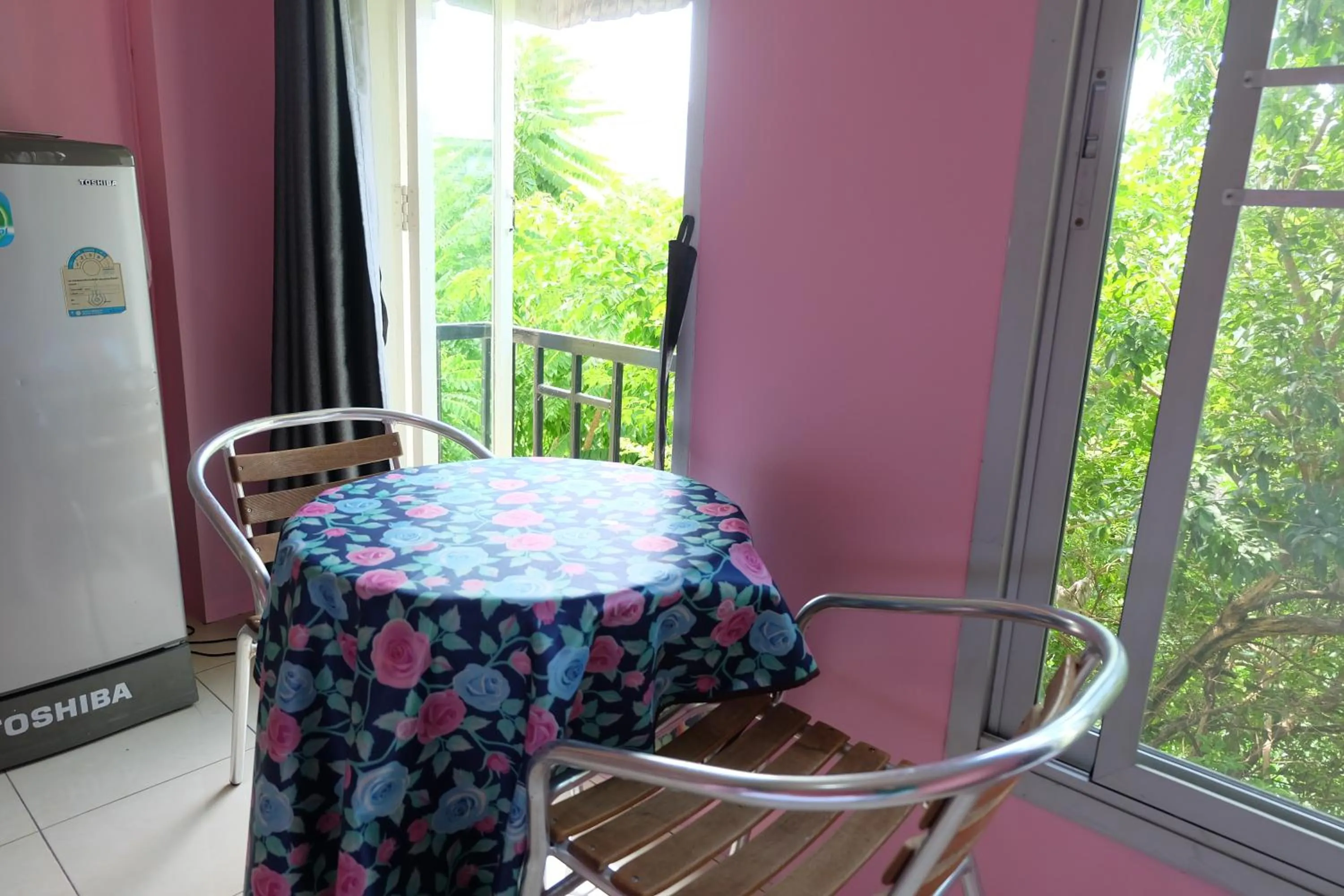 Seating area in OYO 75429 '101 place navanakorm'