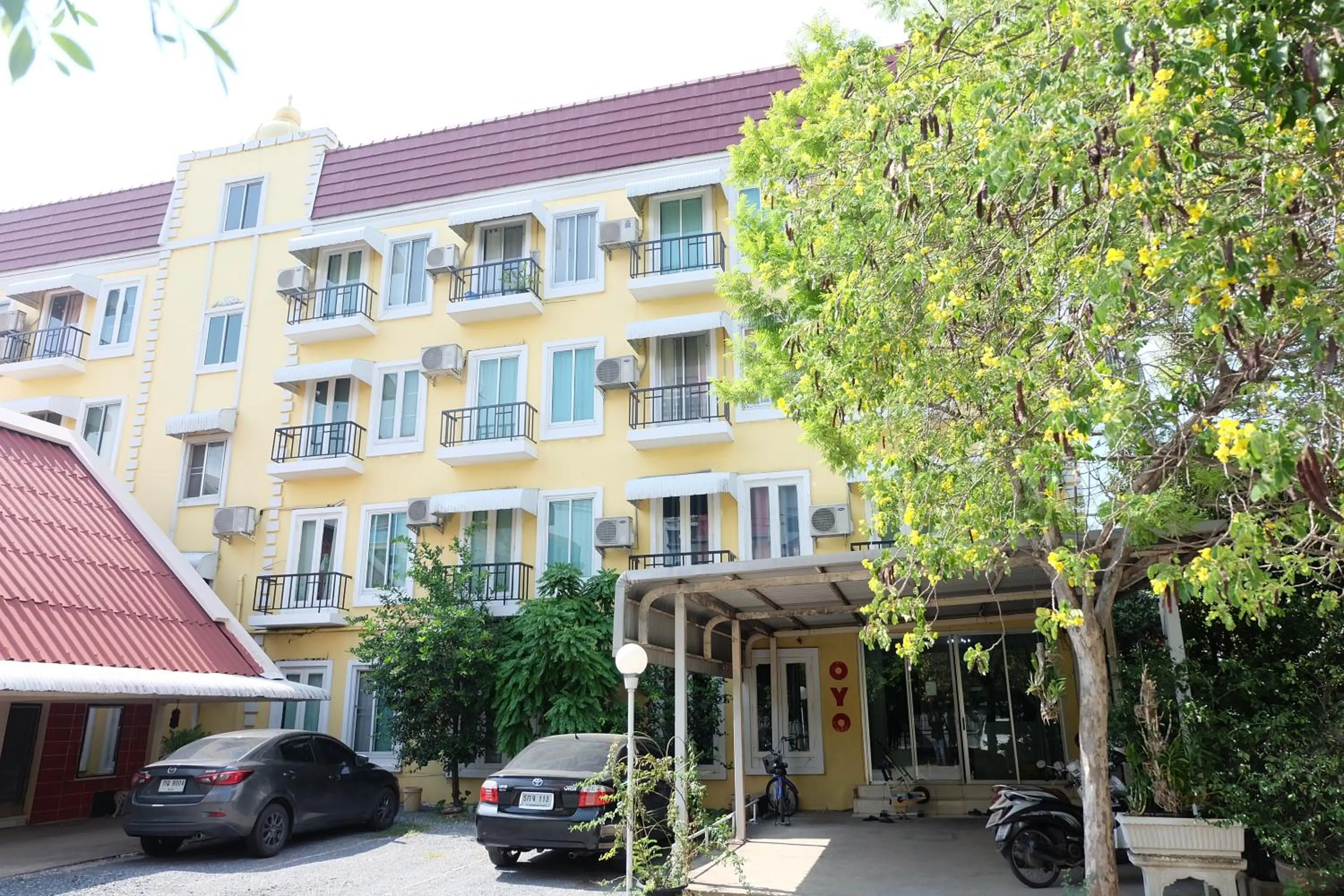 Property building in OYO 75429 '101 place navanakorm'