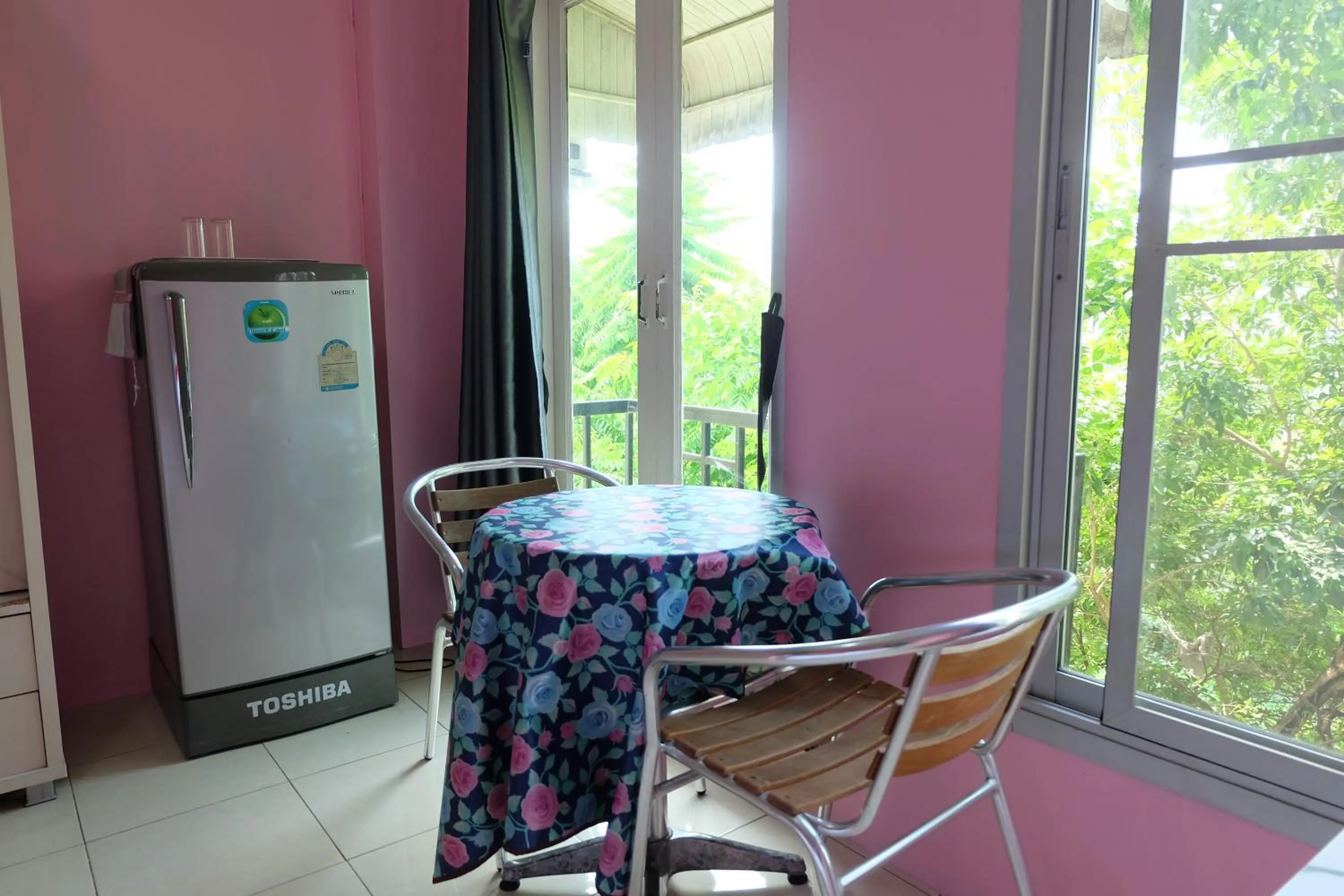 Dining area in OYO 75429 '101 place navanakorm'