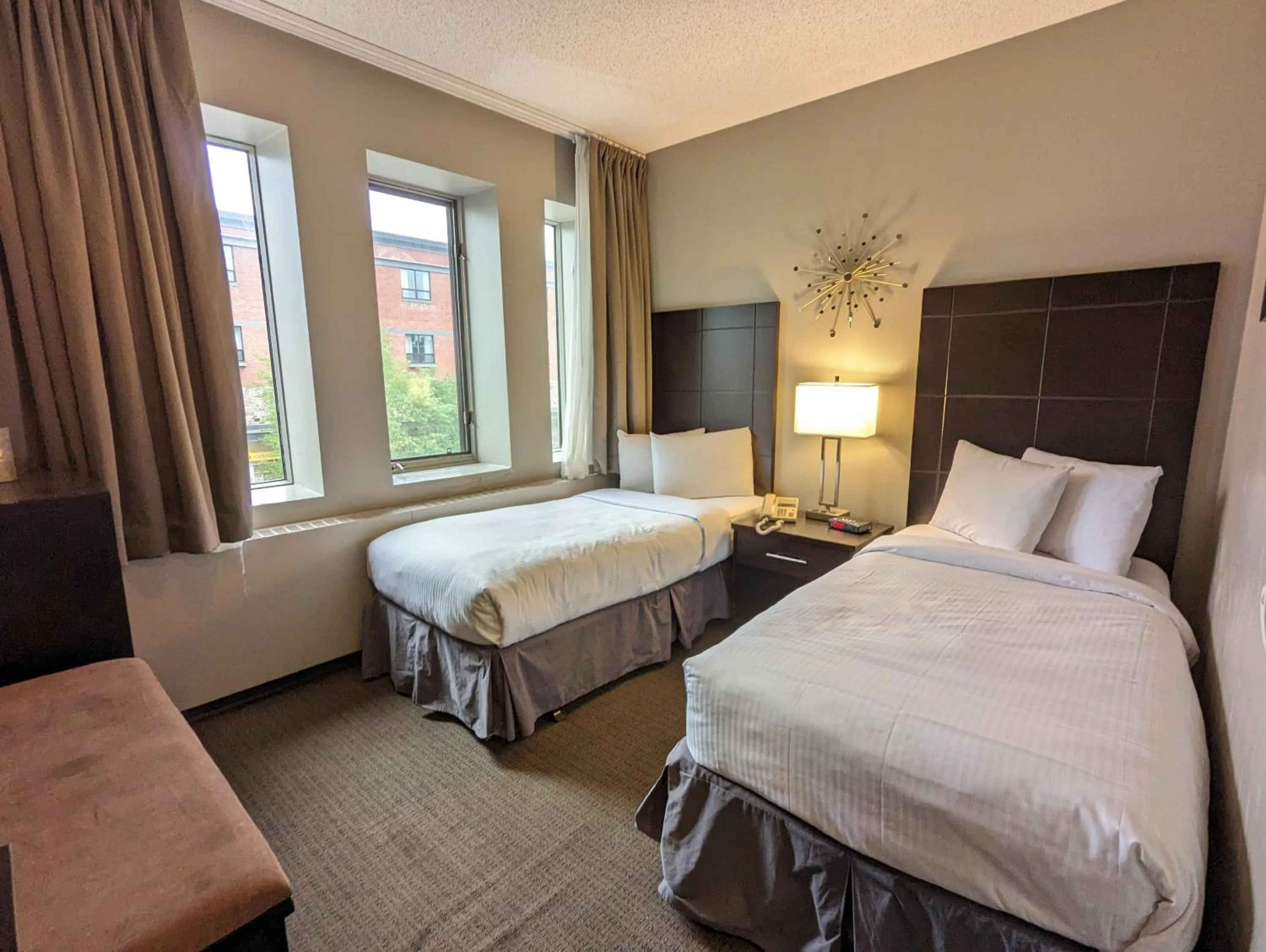 Bedroom, Bed in King Edward Hotel