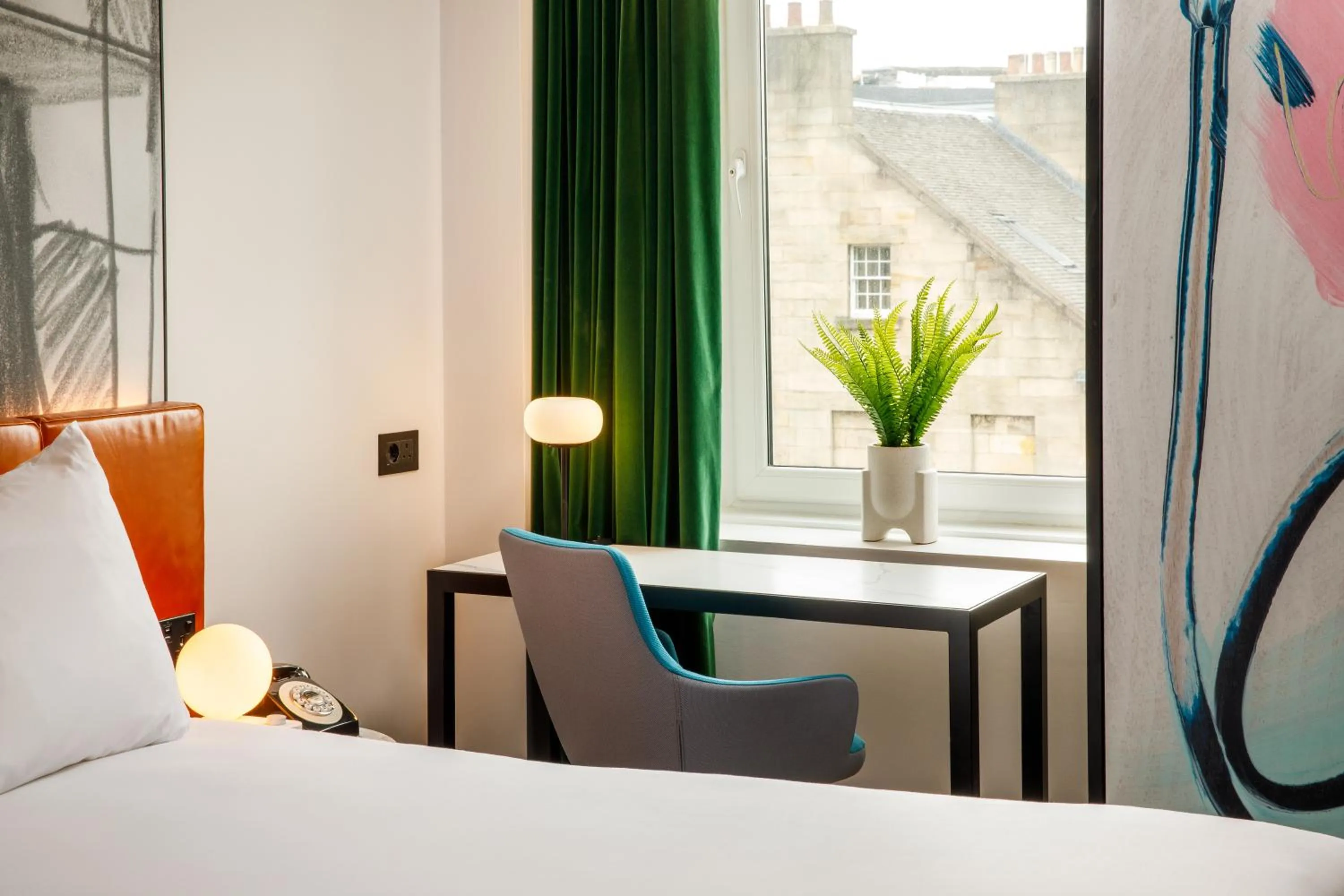 Bed in ibis Styles Edinburgh St Andrew Square