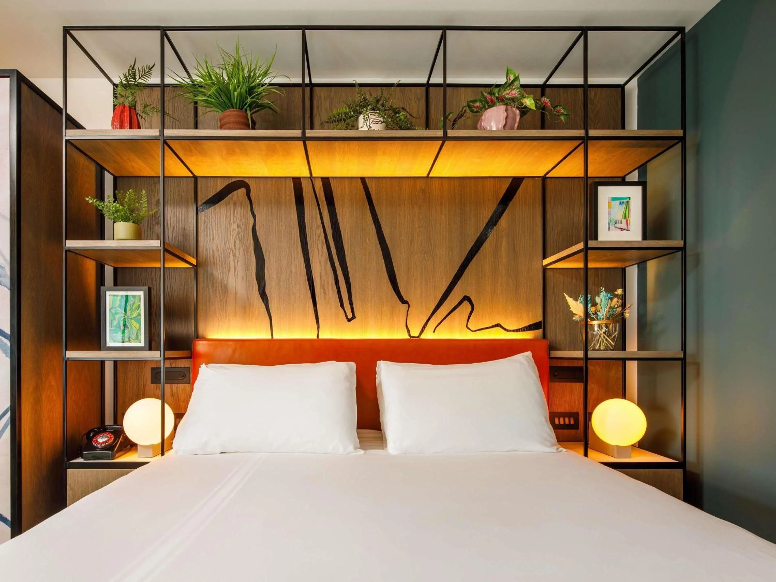 Bedroom, Bed in ibis Styles Edinburgh St Andrew Square