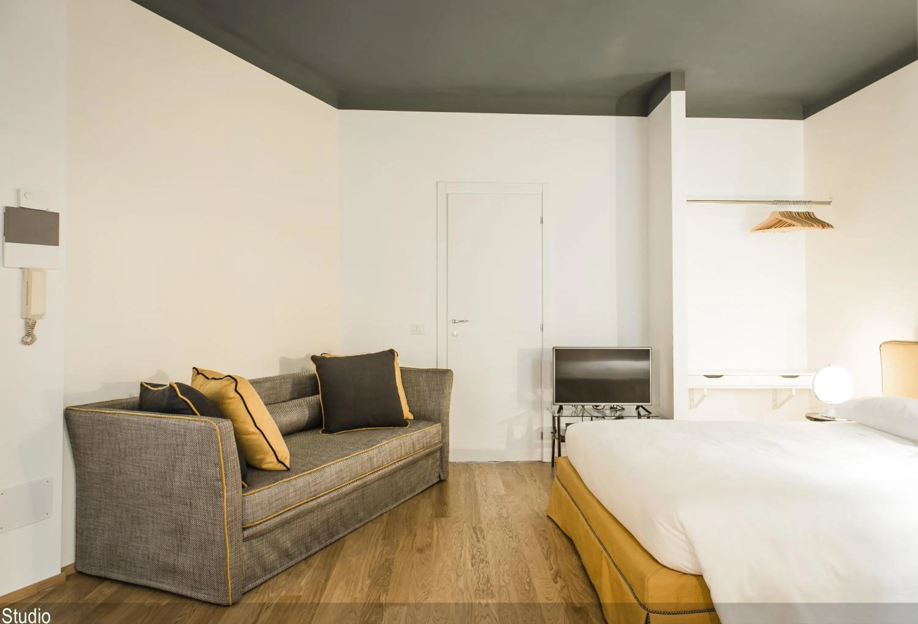 Bed in Brera Apartments in Porta Romana