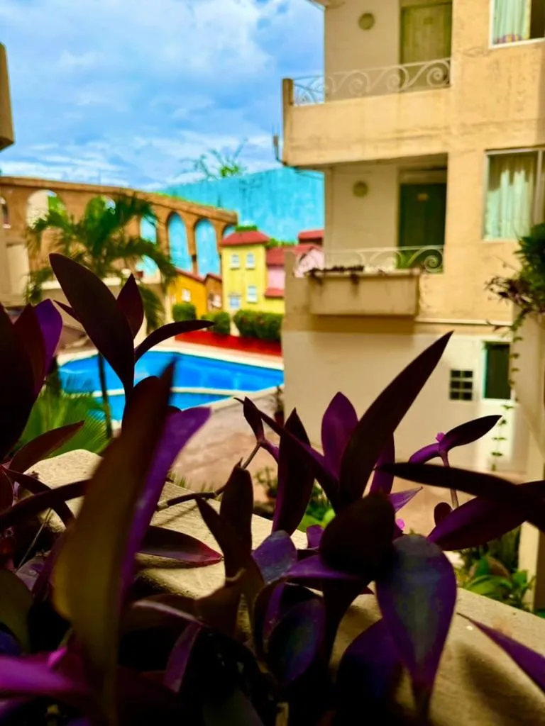 Swimming pool in Hotel Zihuatanejo Centro