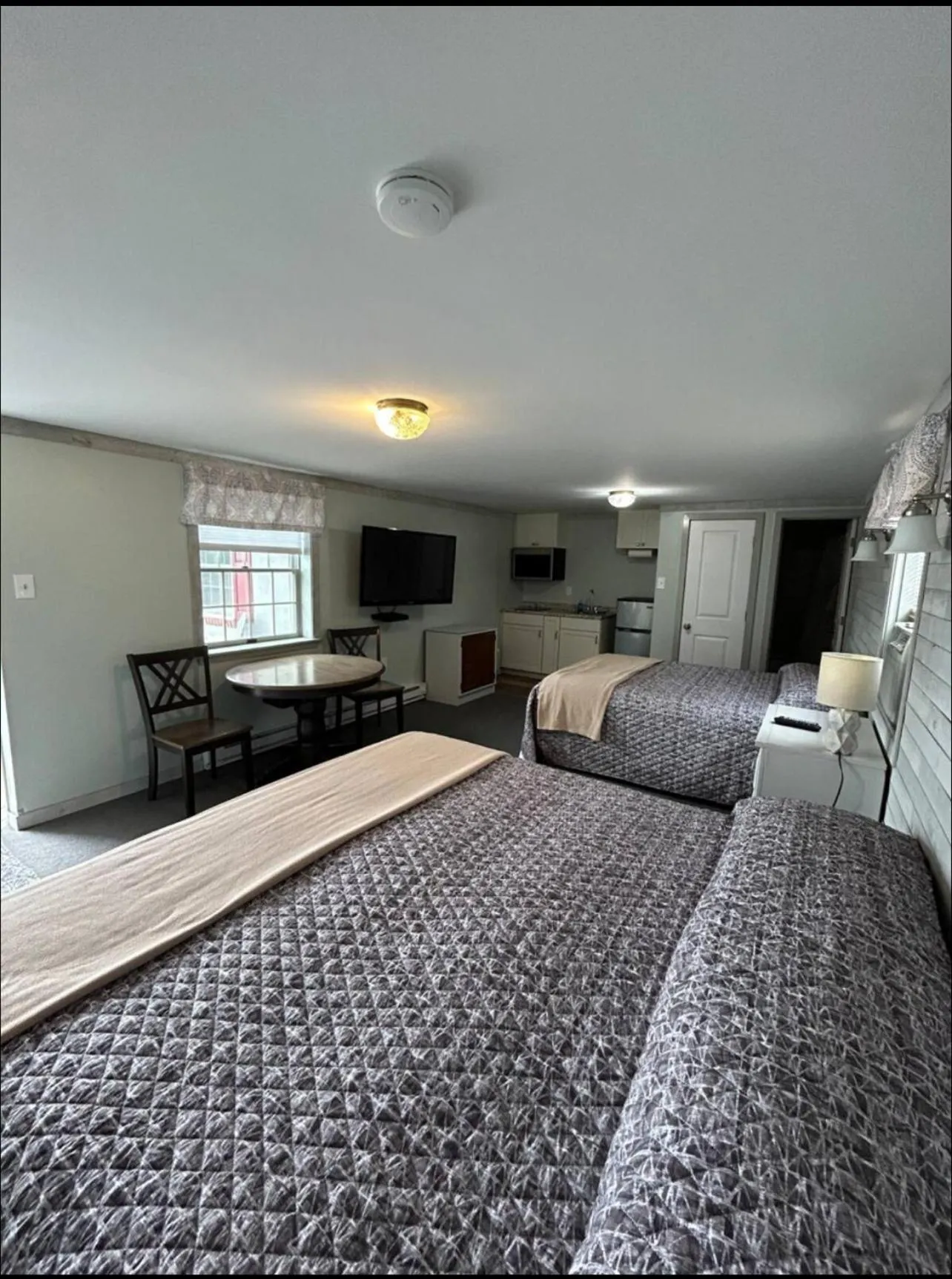 Bed in Boulevard Motel