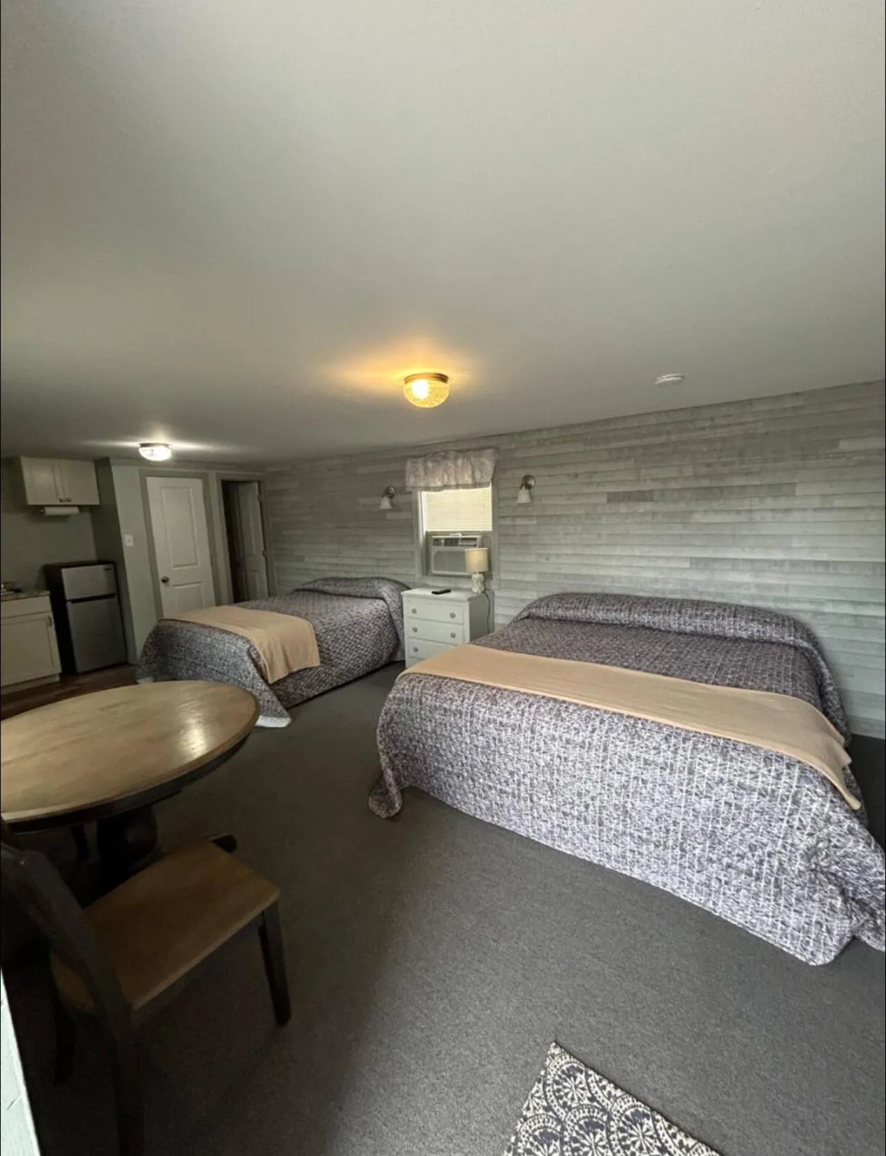 Bed in Boulevard Motel