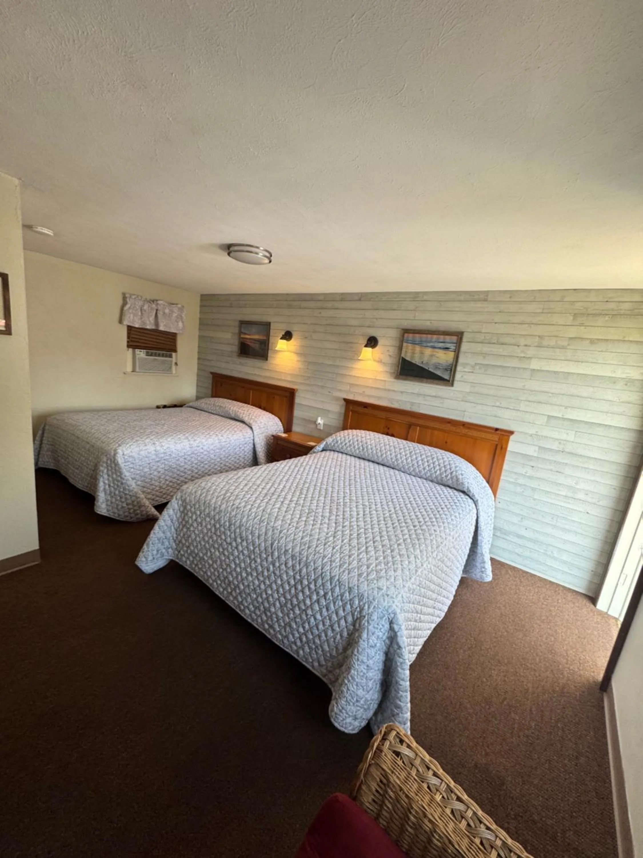 Bed in Boulevard Motel