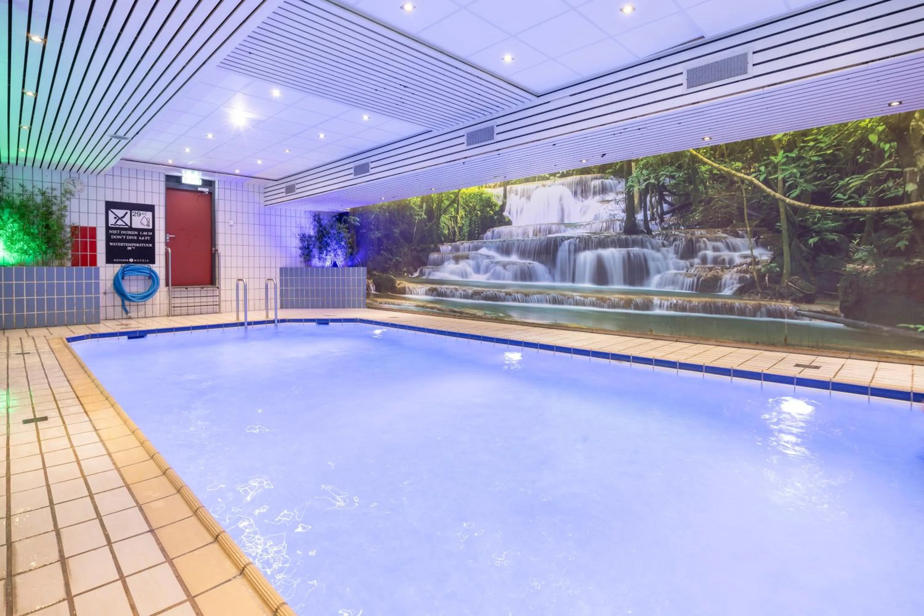 Swimming pool in Fletcher Hotel-Restaurant Nieuwegein-Utrecht
