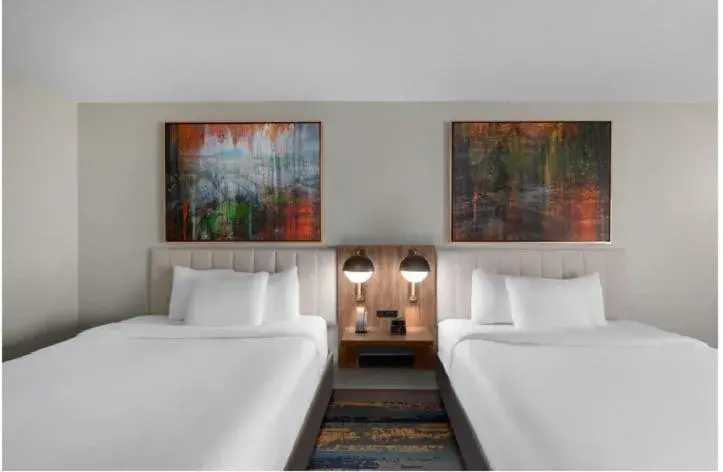 Queen Room with Two Queen Beds in La Quinta by Wyndham Knoxville Central Papermill Queen Room with Two Queen Beds in La Quinta by Wyndham Knoxville Central Papermill