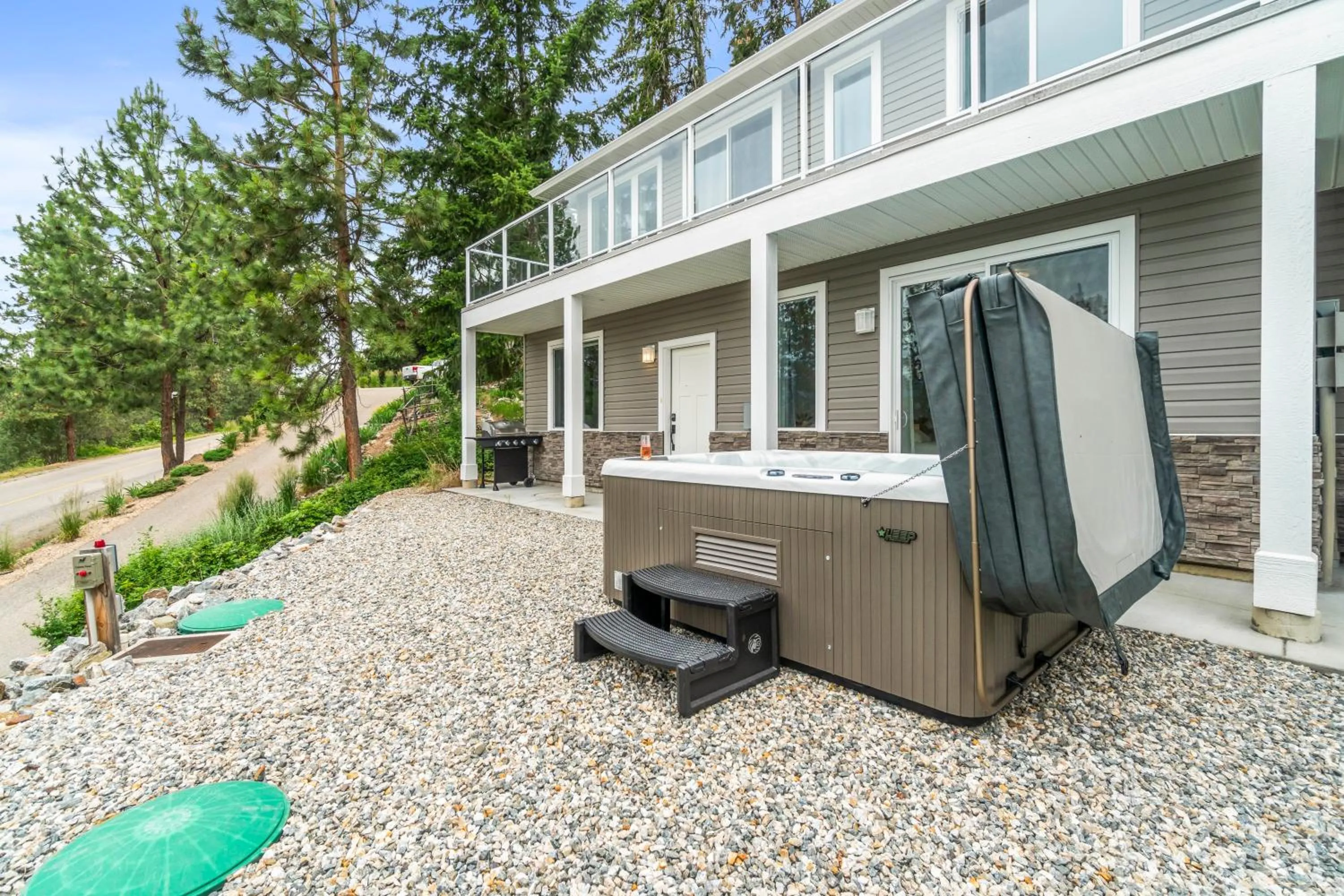 Hot Tub in Heaven's Haven