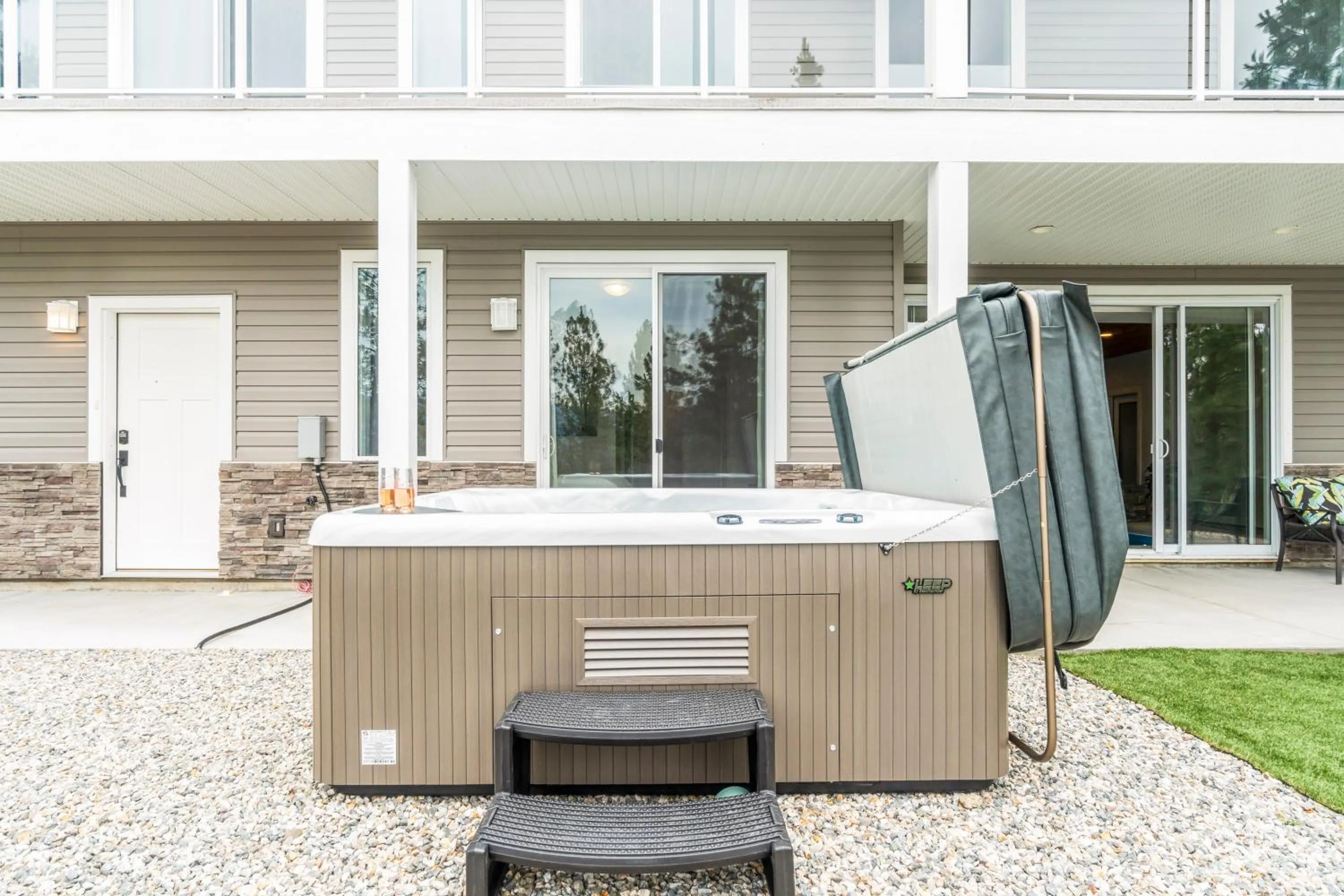 Hot Spring Bath in Heaven's Haven