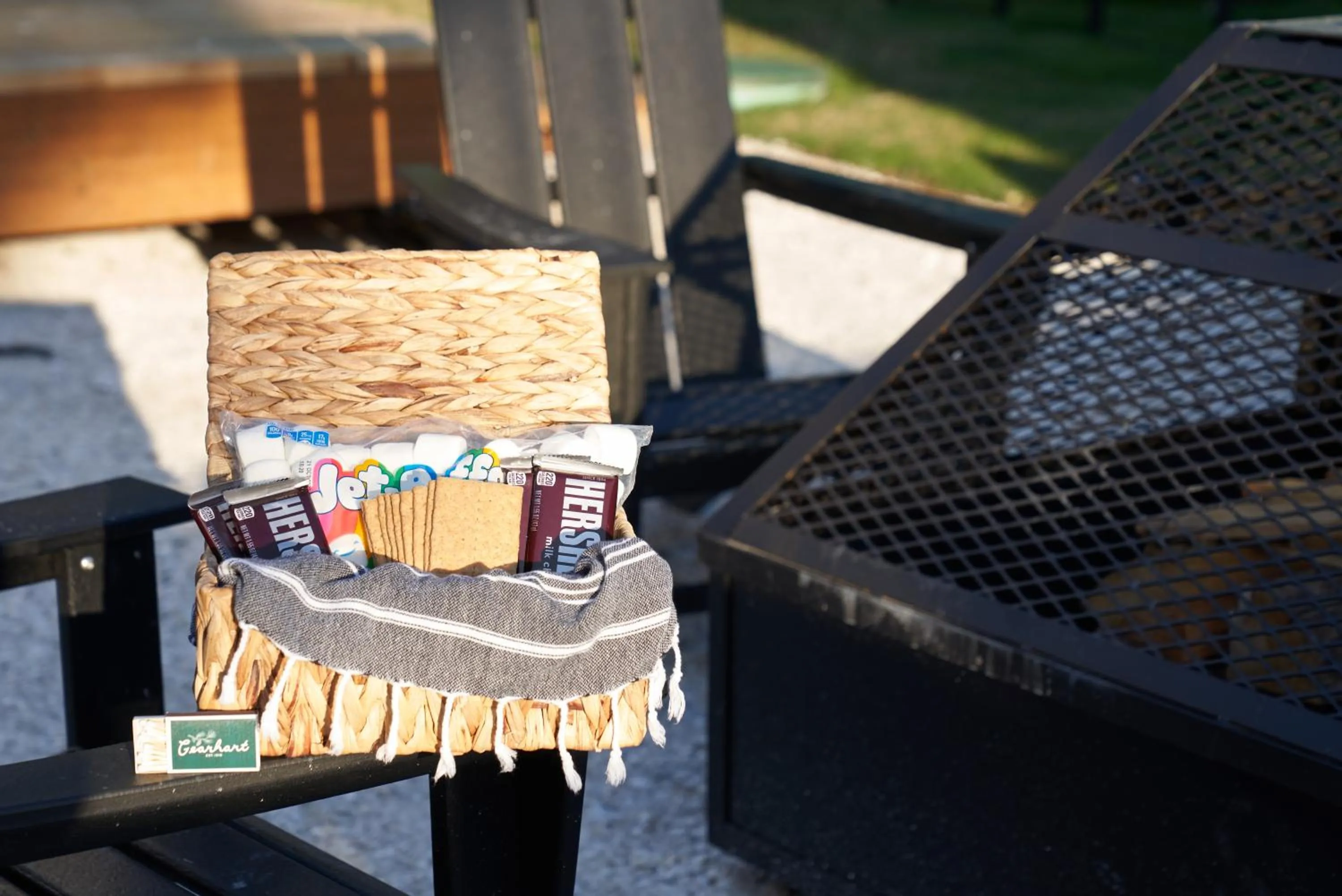 Evening entertainment in The Drifthaven at Gearhart