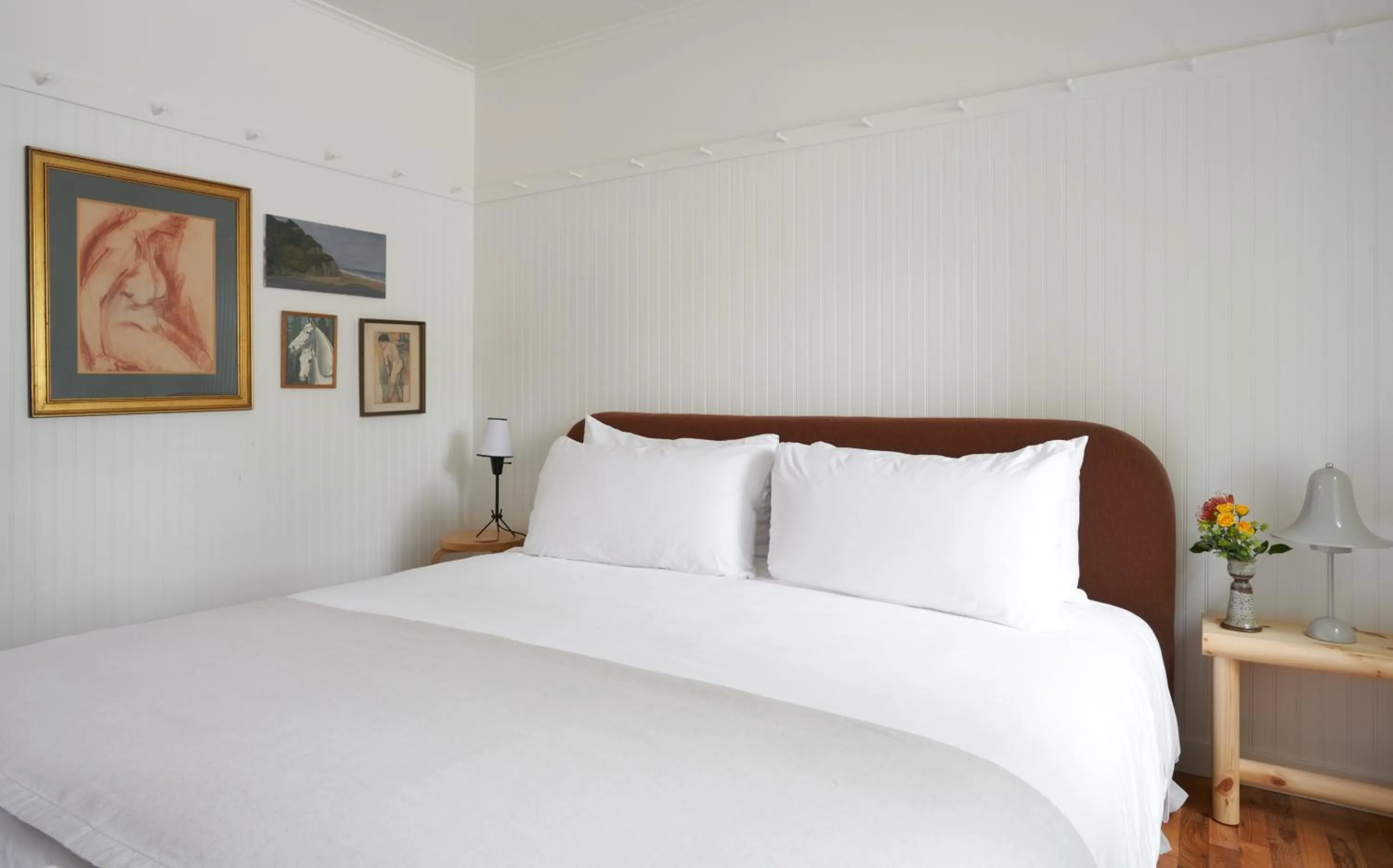 Bed in The Drifthaven at Gearhart