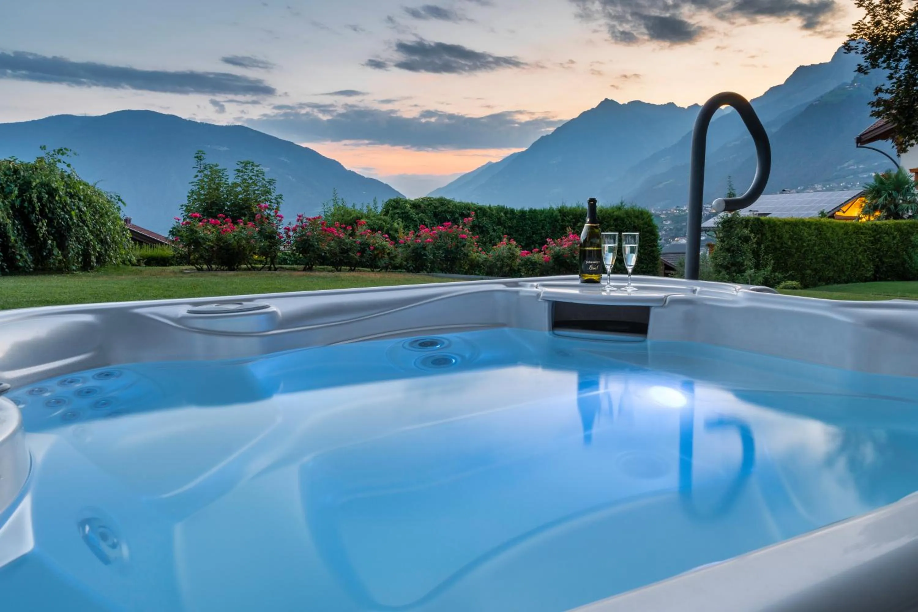 Hot Tub in Hotel Garni Katnau