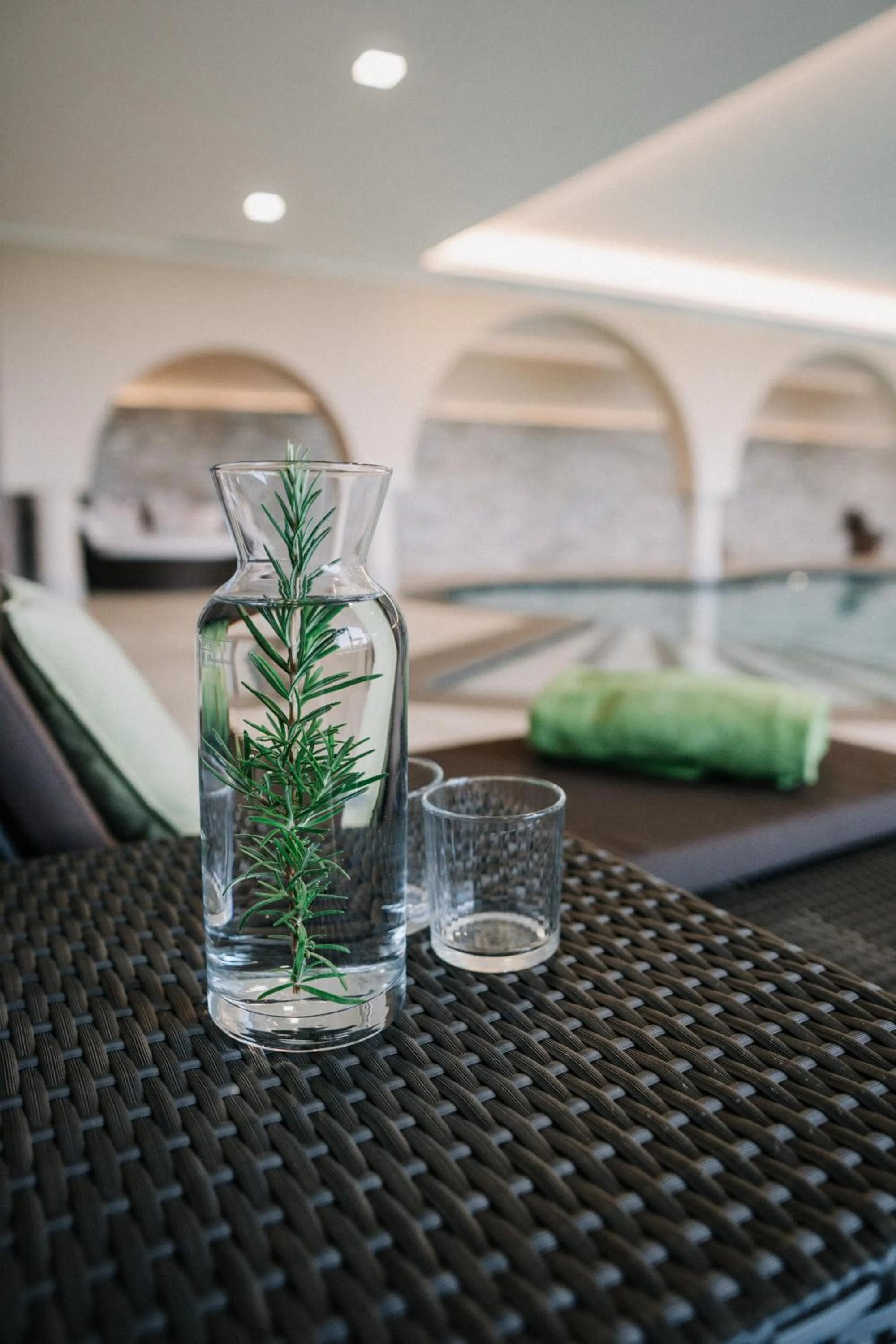 Swimming pool, Bed in Hotel Garni Katnau