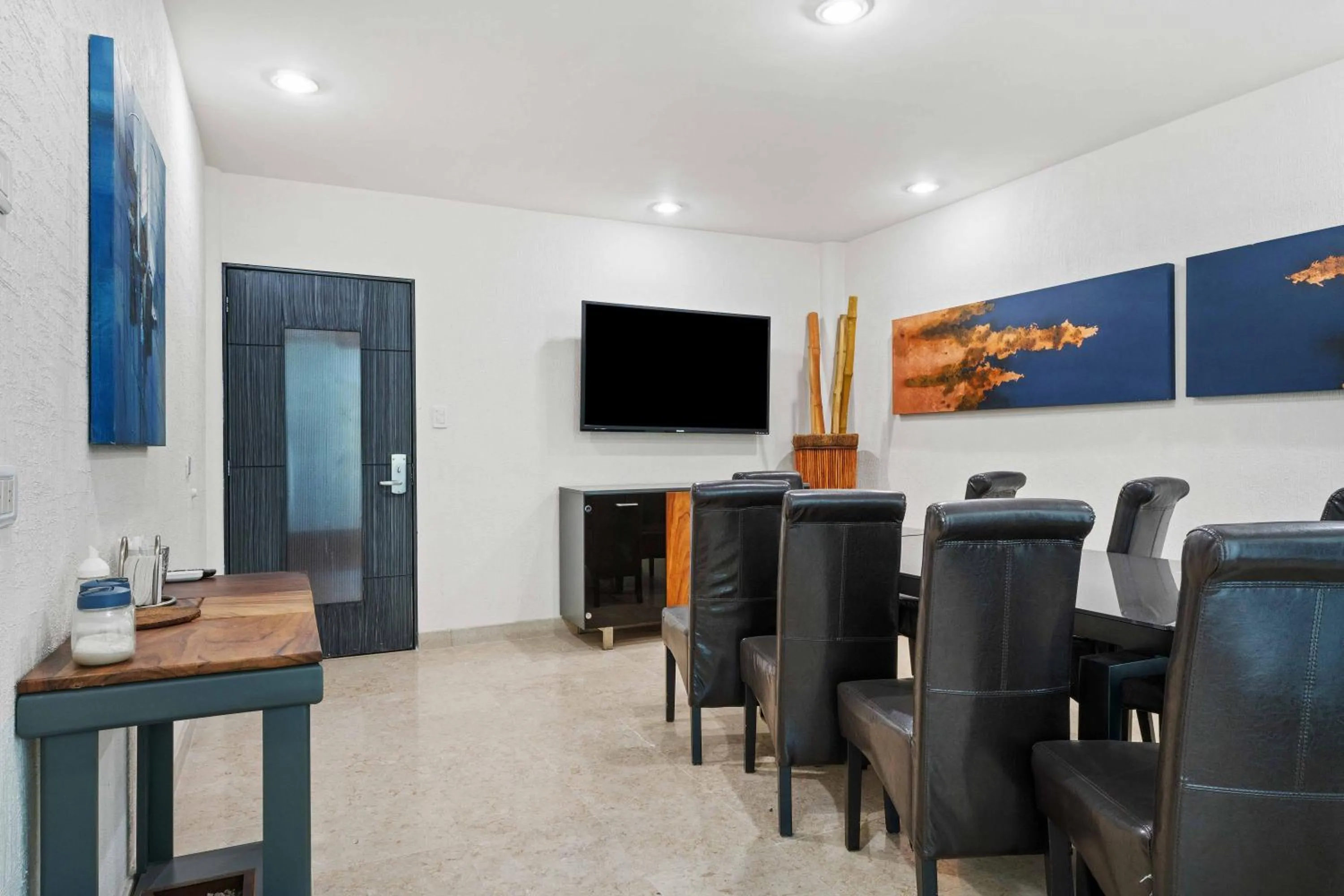 Business facilities in Homesuites Rotarismo