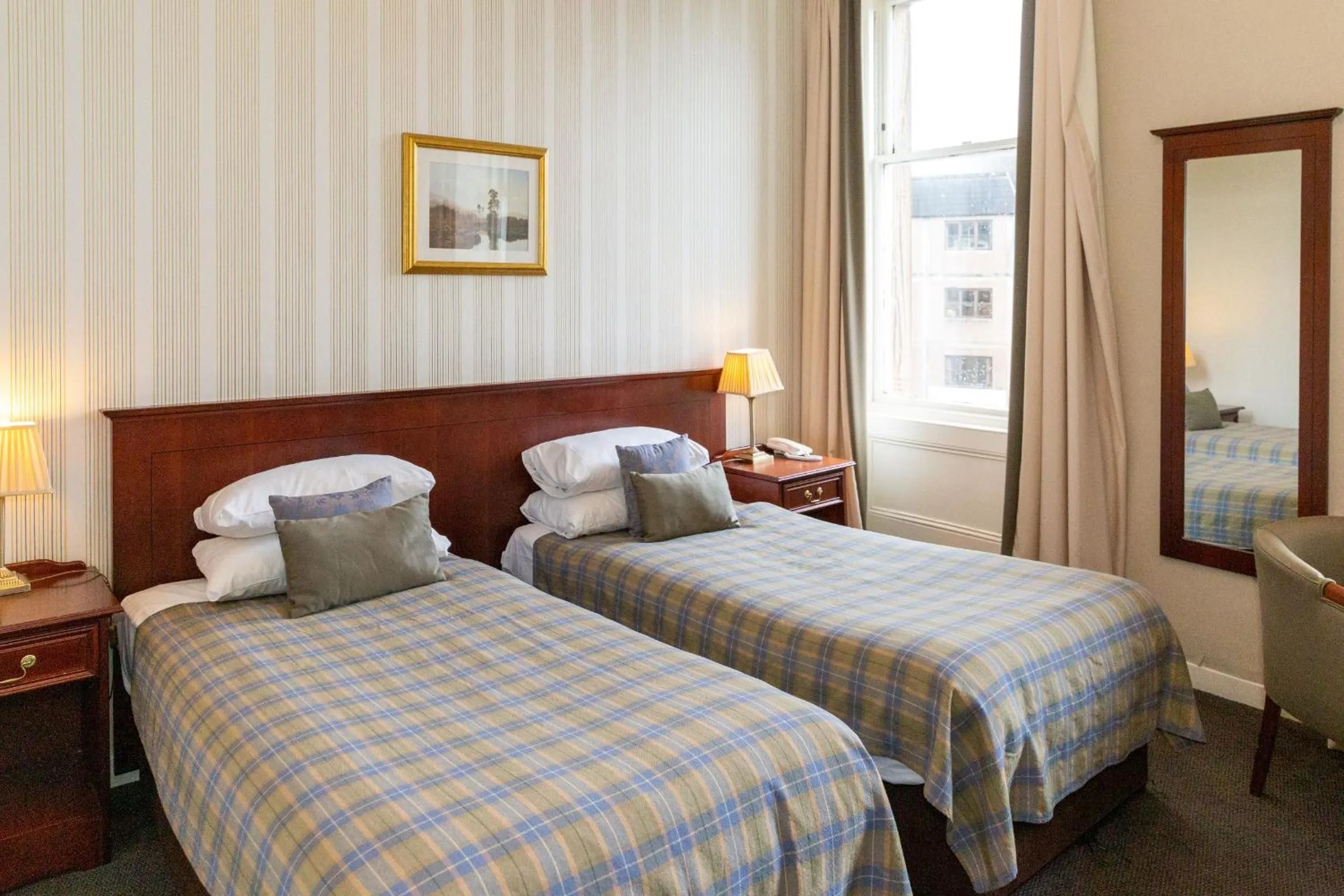 Bedroom, Bed in The Royal Hotel