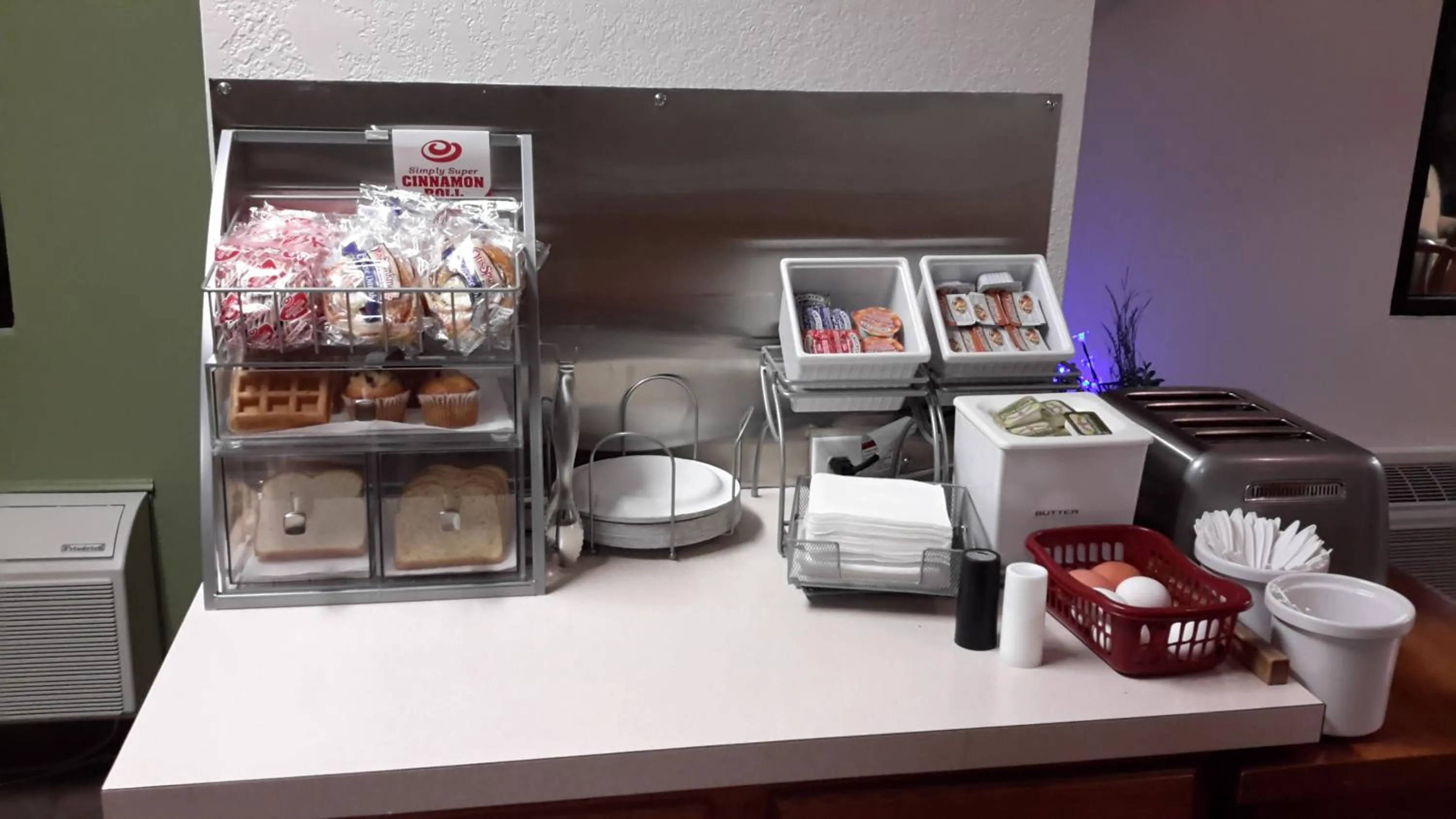 Continental breakfast in Super 8 by Wyndham Cut Bank