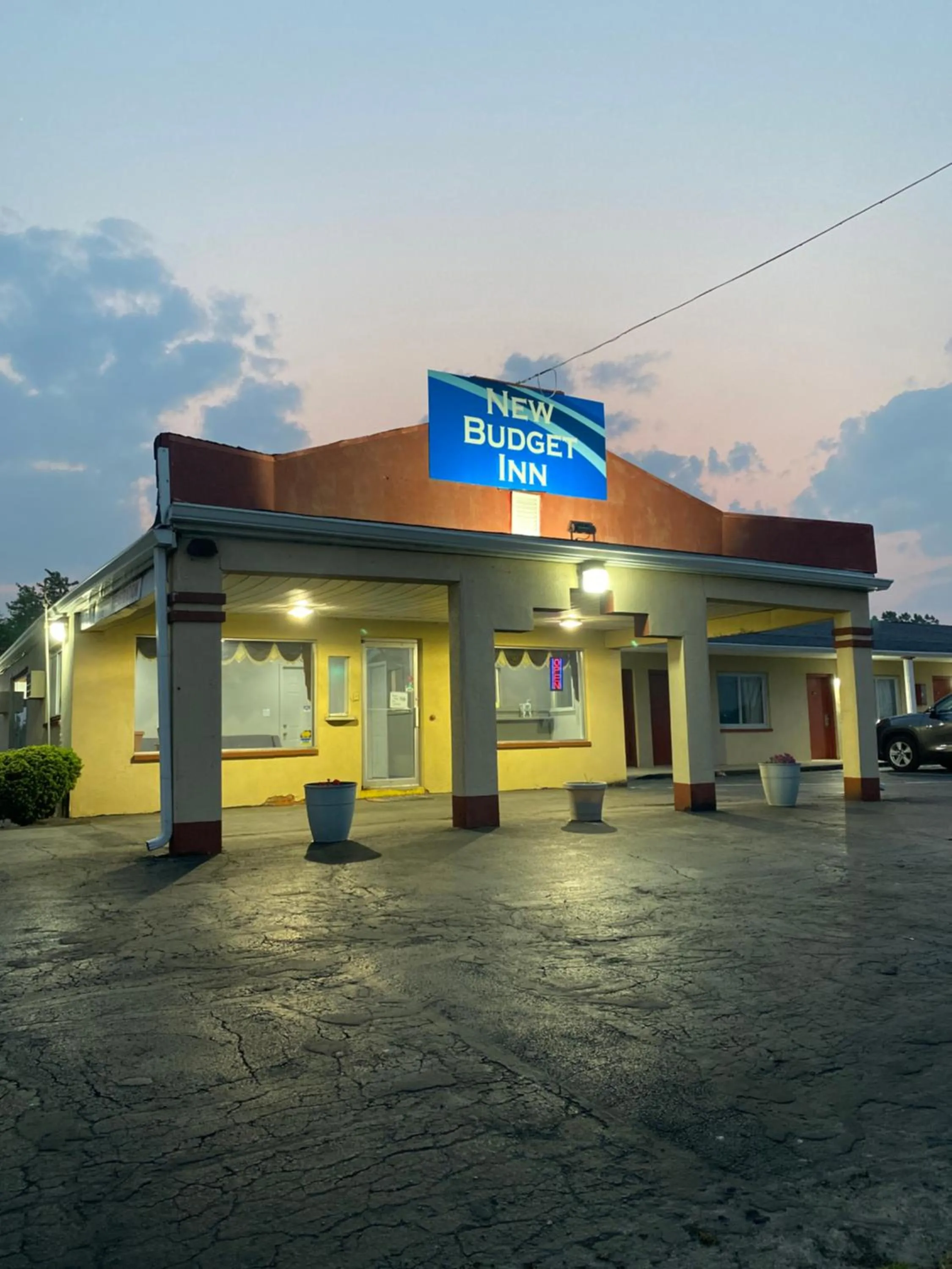 Property building in New Budget Inn