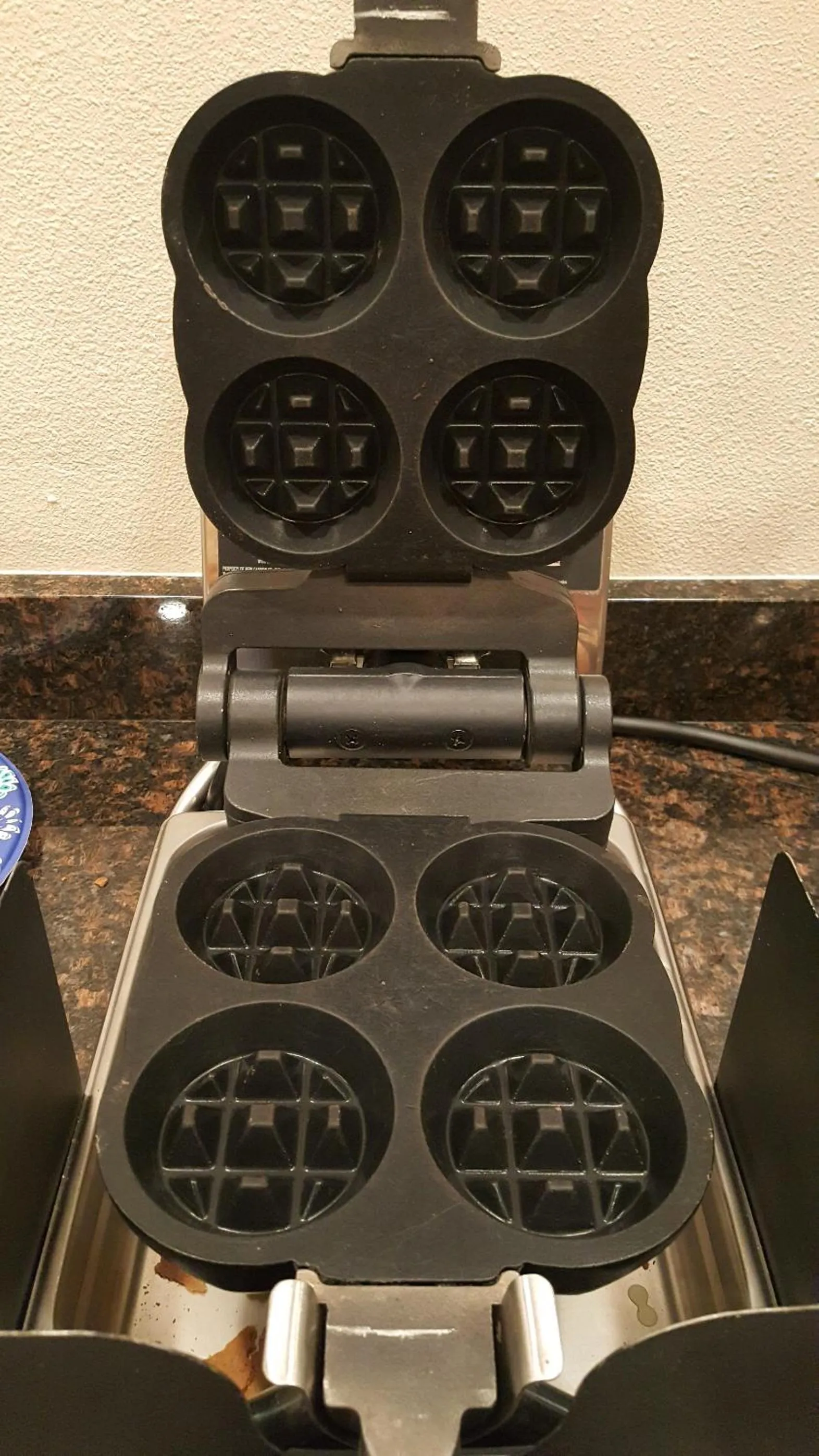 Dining area in Port Angeles Inn