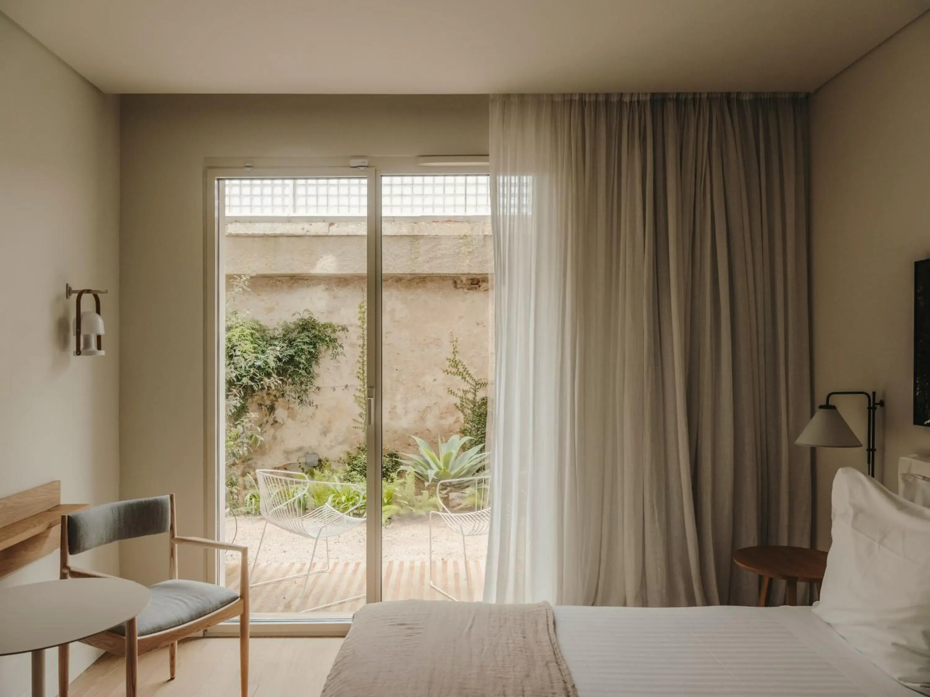 Double or Twin Room with Patio Access in Pátio do Tijolo Double or Twin Room with Patio Access in Pátio do Tijolo