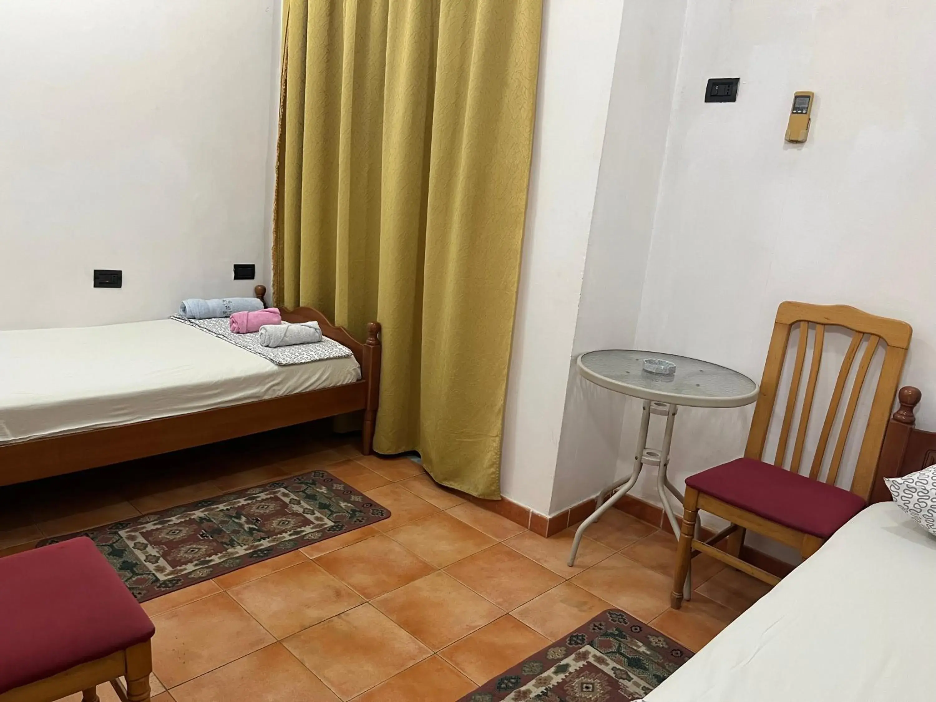 Economy Twin Room in ~Villa Gloria~ Economy Twin Room in ~Villa Gloria~