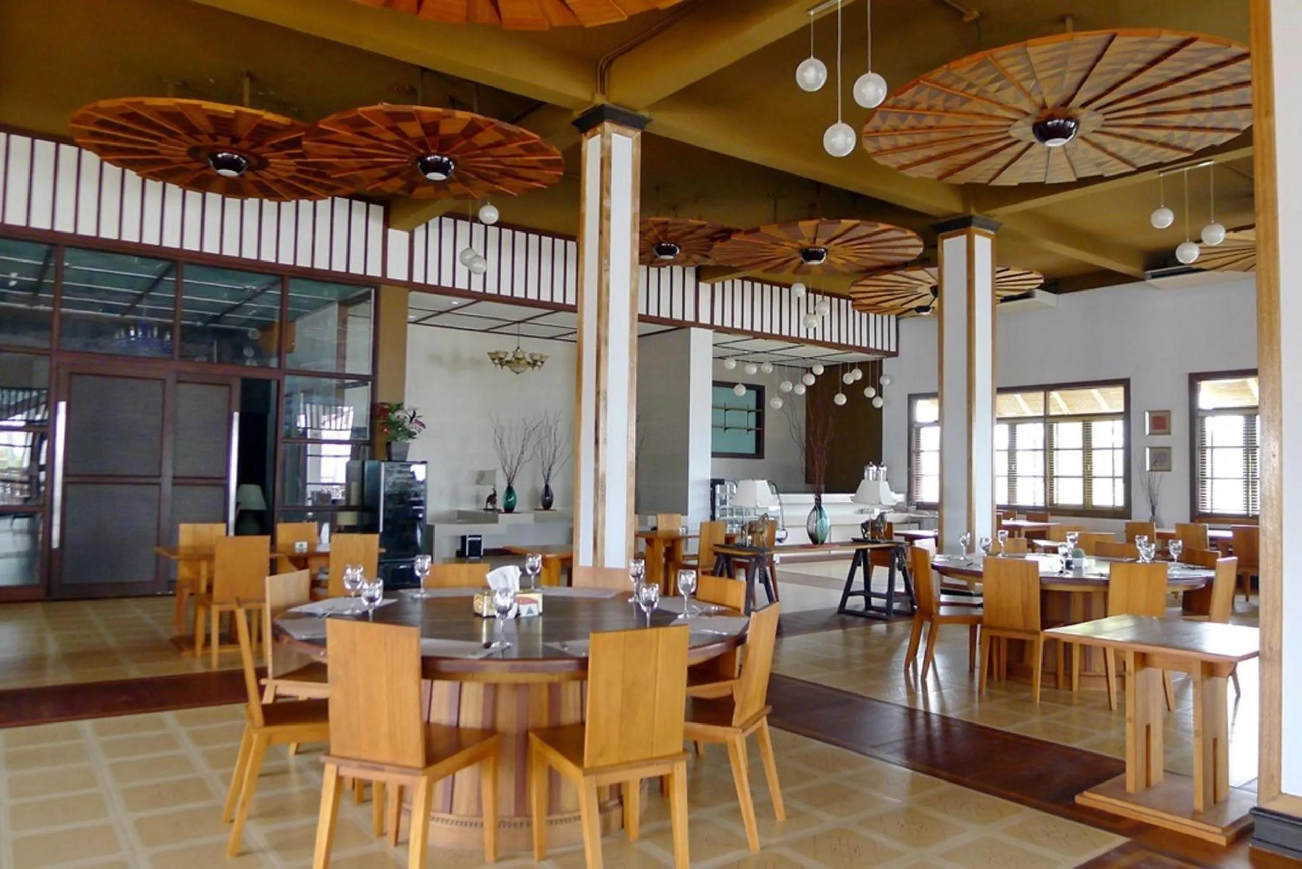 Restaurant/places to eat in Pearl Laguna Resort