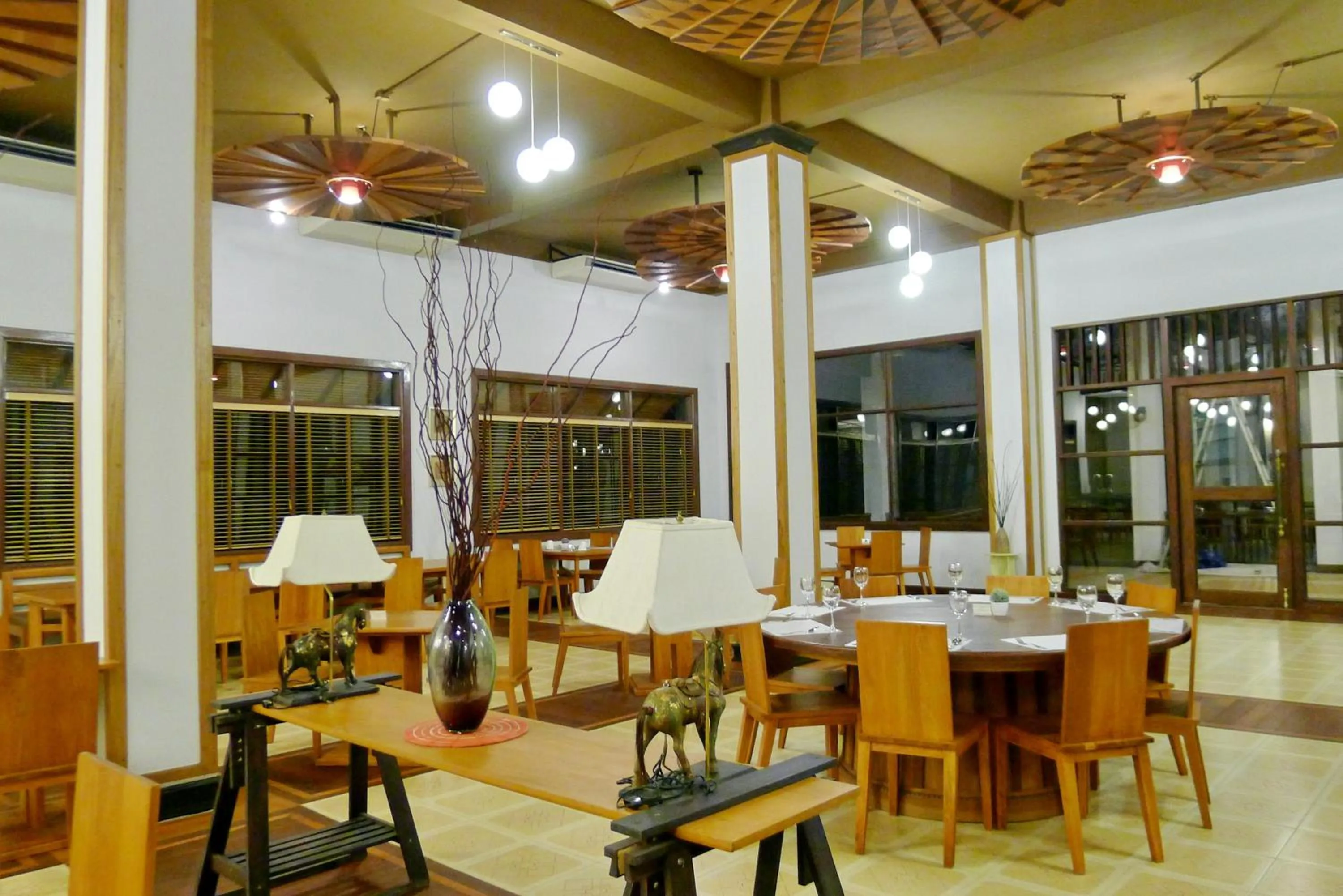 Restaurant/places to eat in Pearl Laguna Resort
