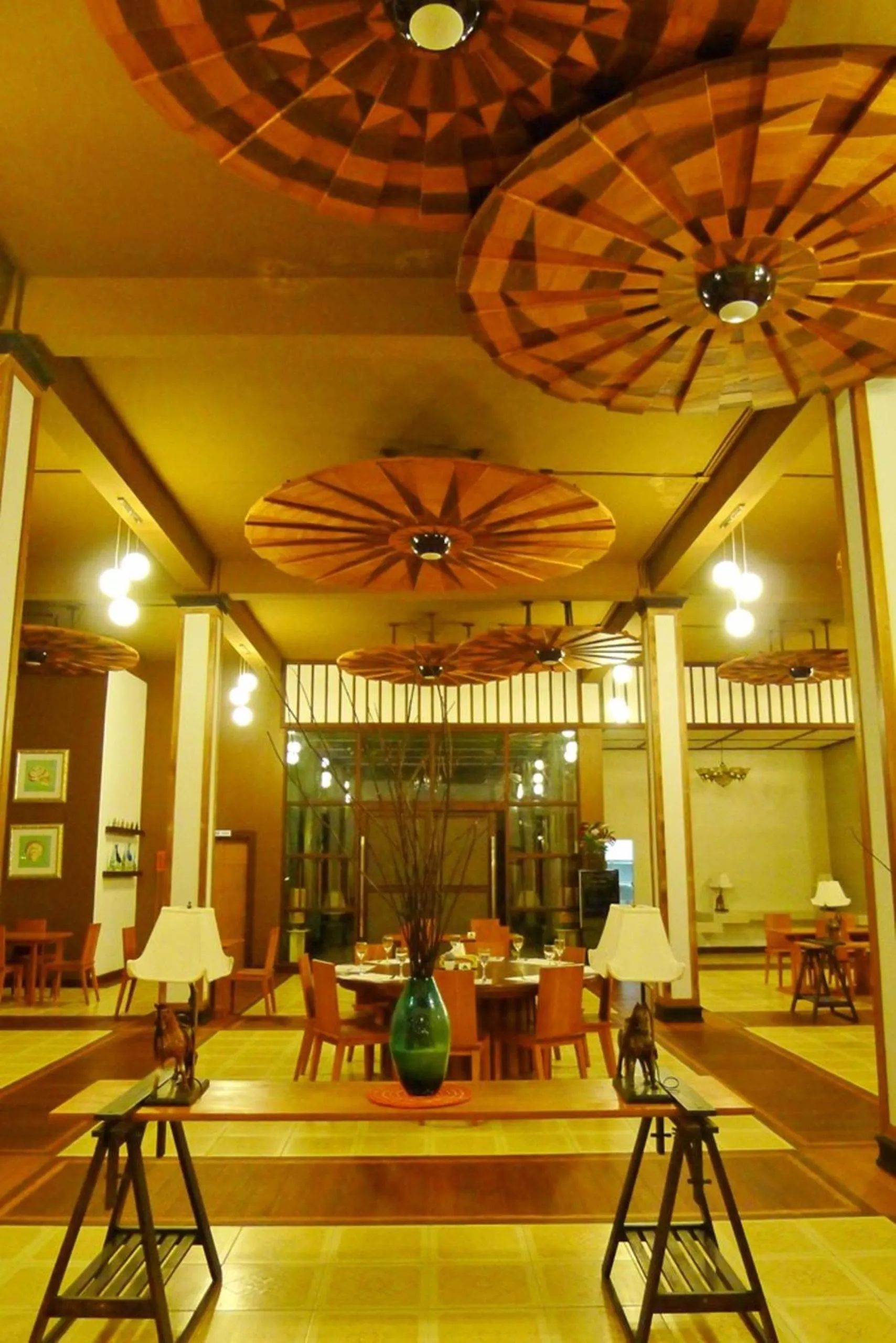 Restaurant/places to eat in Pearl Laguna Resort