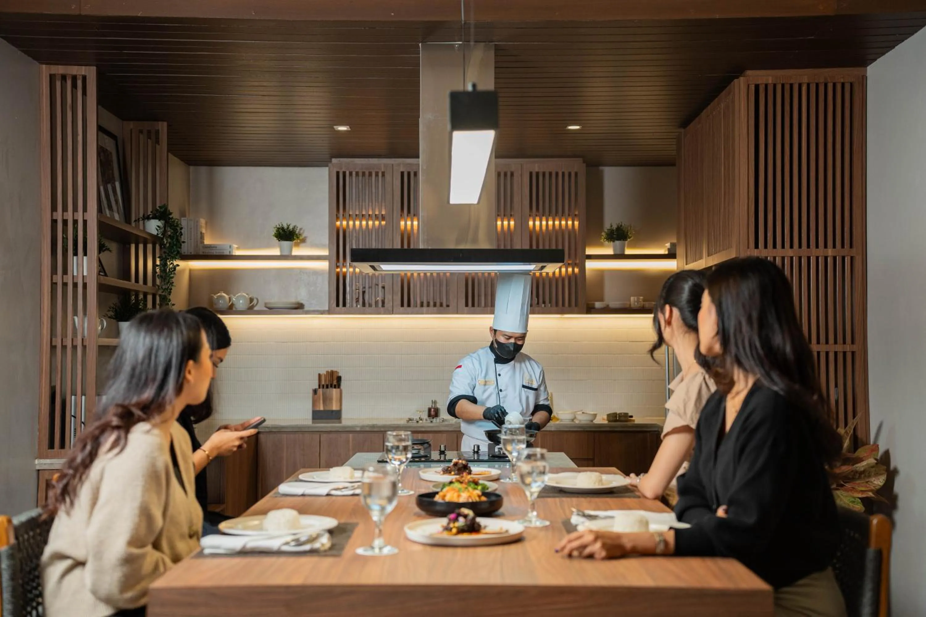 Restaurant/places to eat in Plataran Puncak Residences