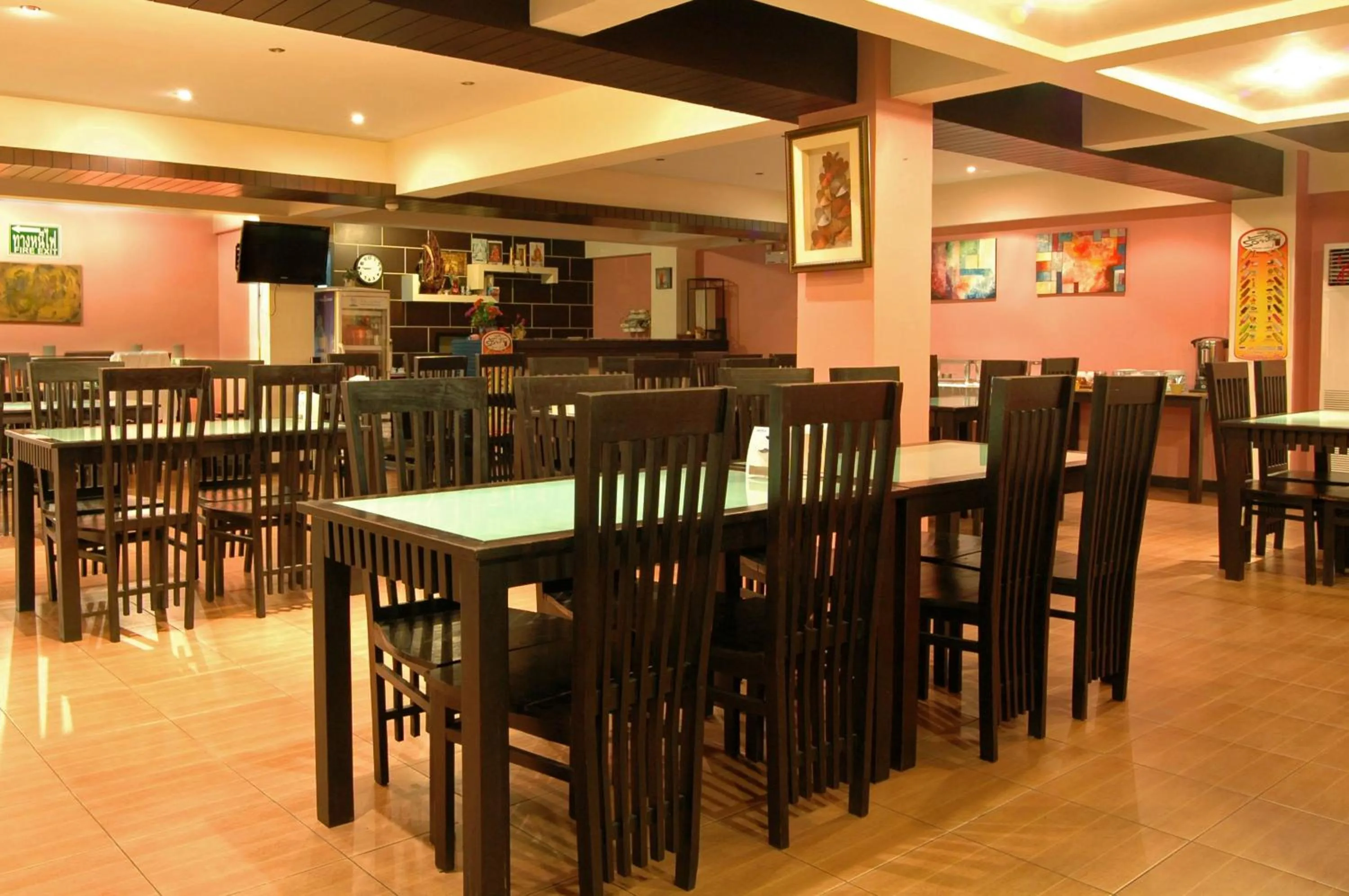 Restaurant/places to eat in Grand Marina Residence Hotel