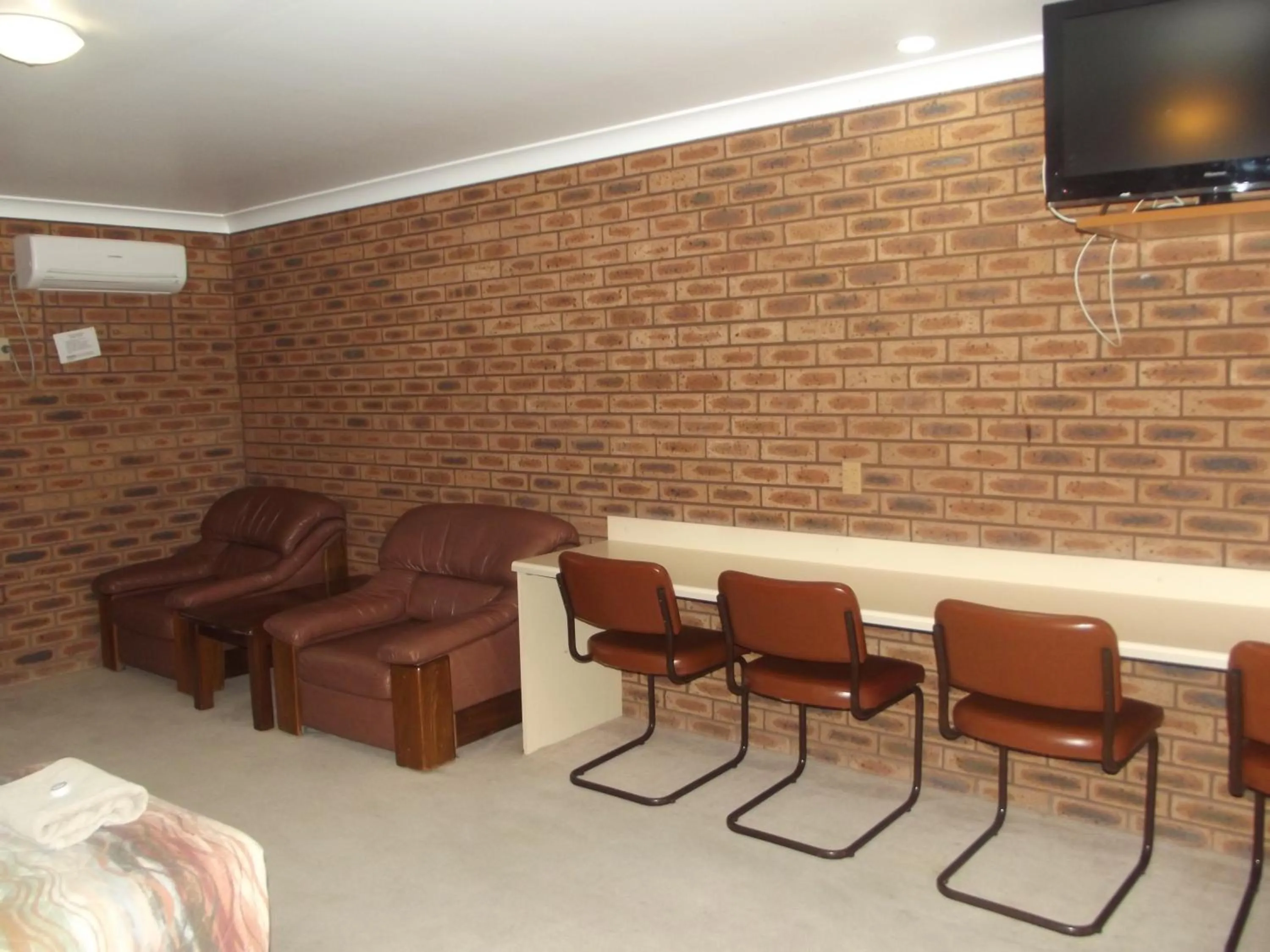 Photo of the whole room in Cobar Town & Country Motor Inn
