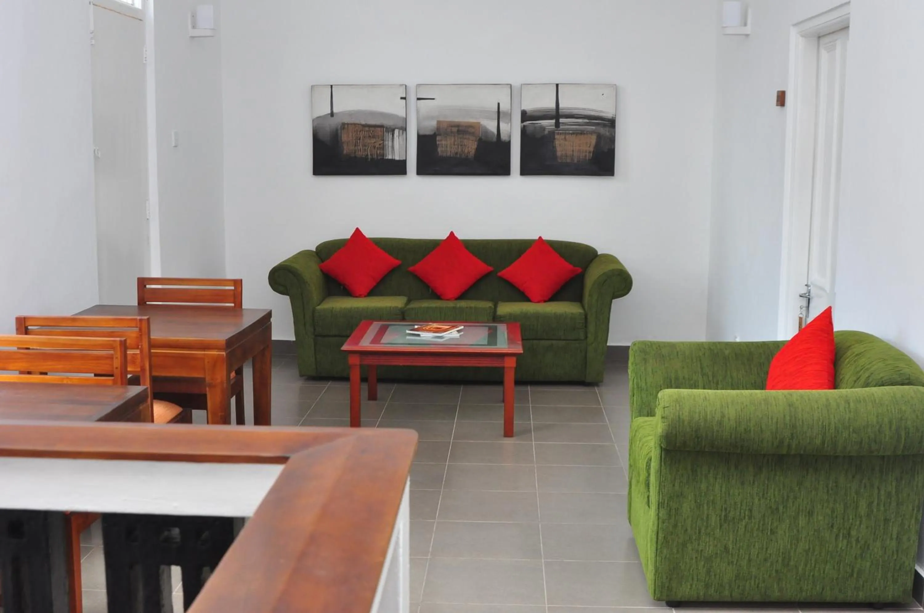 Lounge or bar in Comfort@15 Hotel Colombo