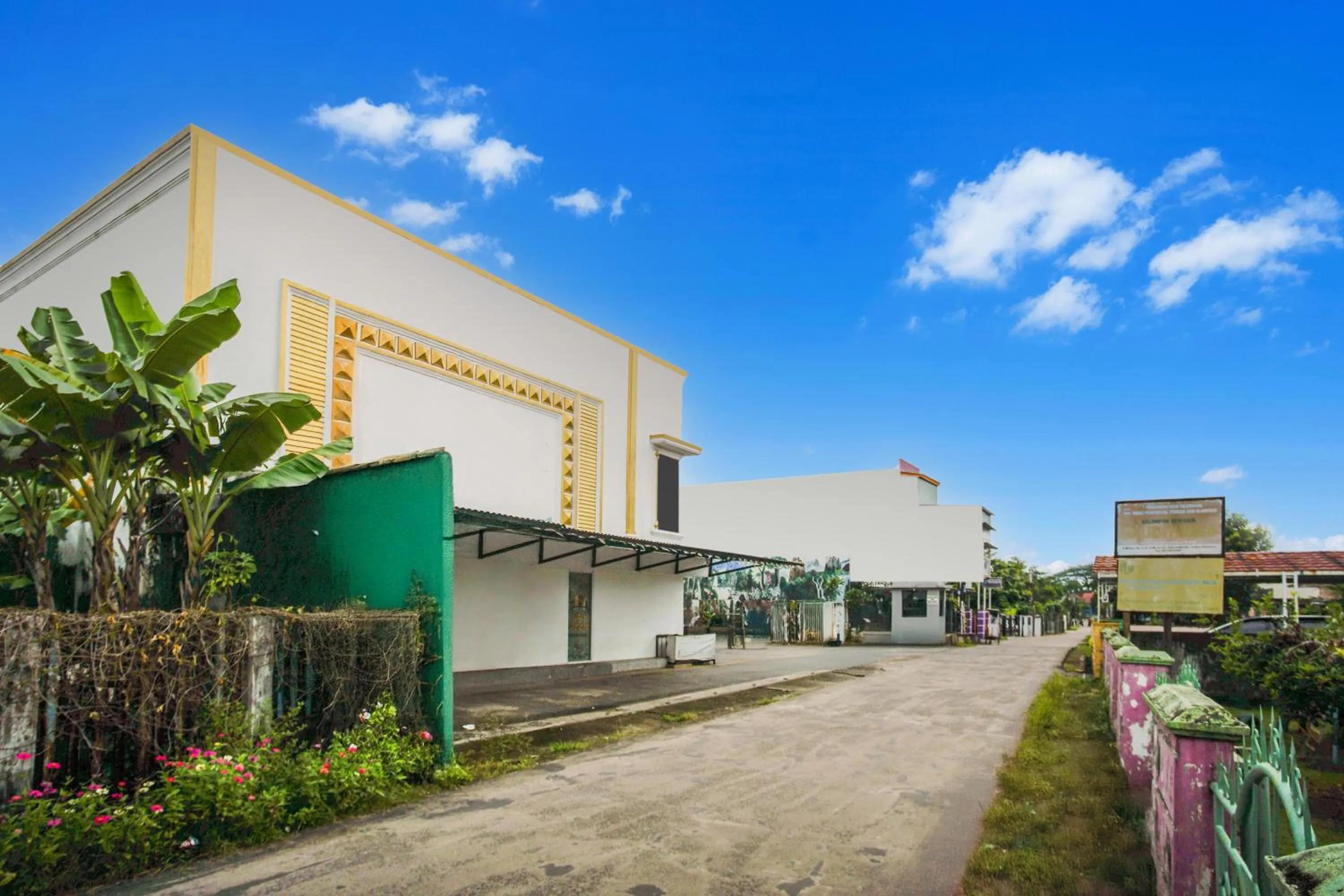 Facade/entrance in Townhouse Oak Ilir Timur I Near Ptc Mall