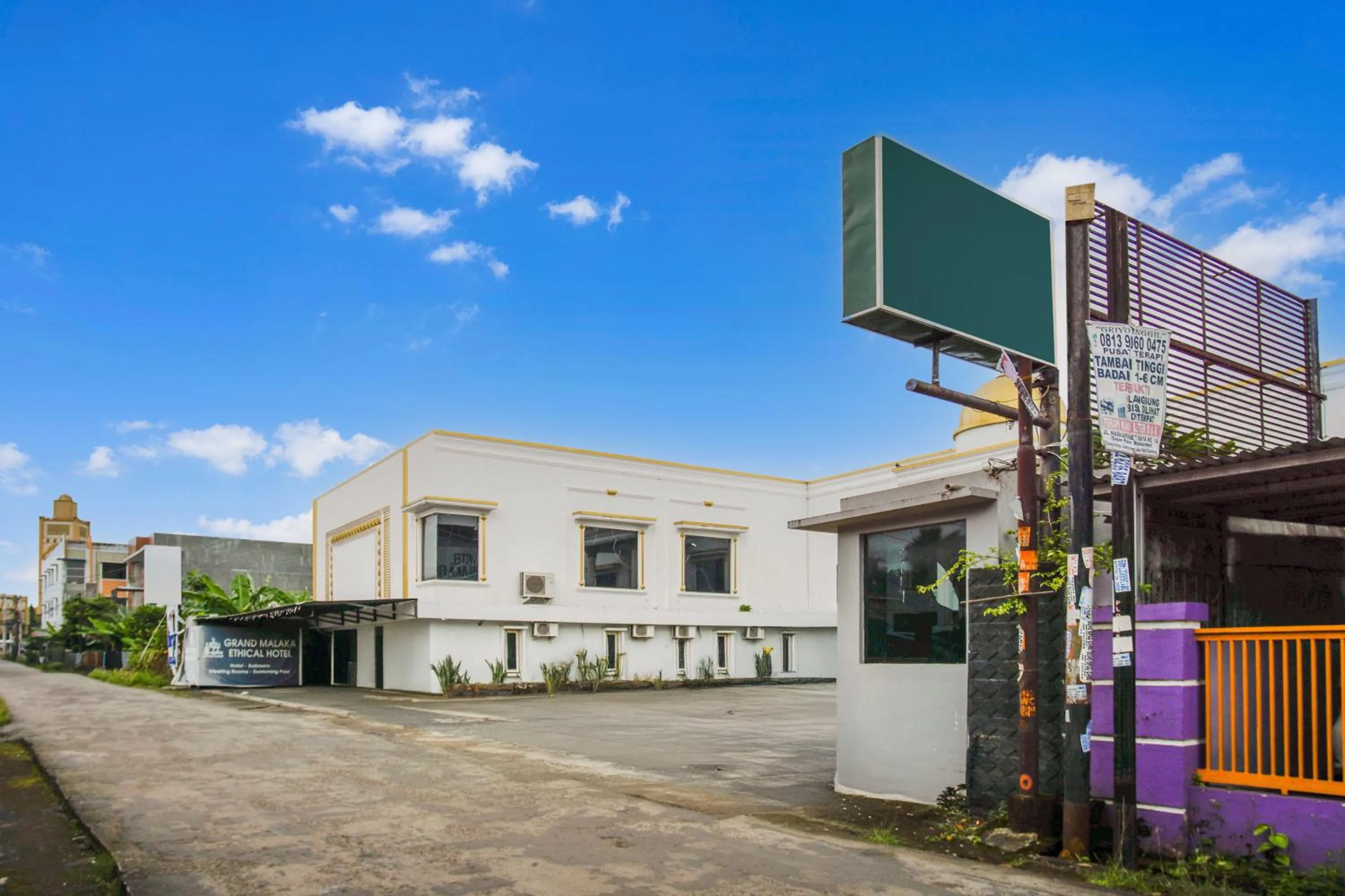 Facade/entrance in Townhouse Oak Ilir Timur I Near Ptc Mall