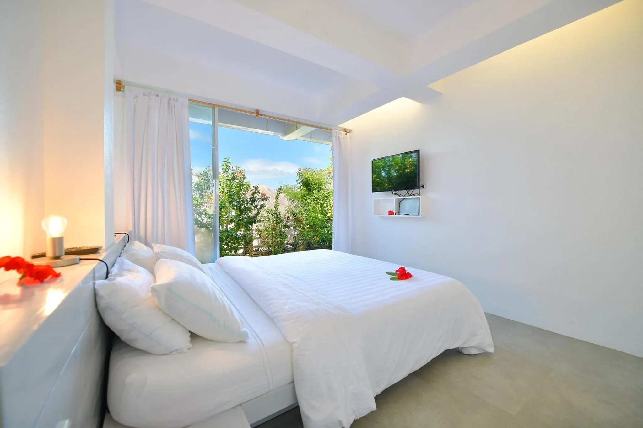 TV and multimedia, Bed in Diniview Villa Resort