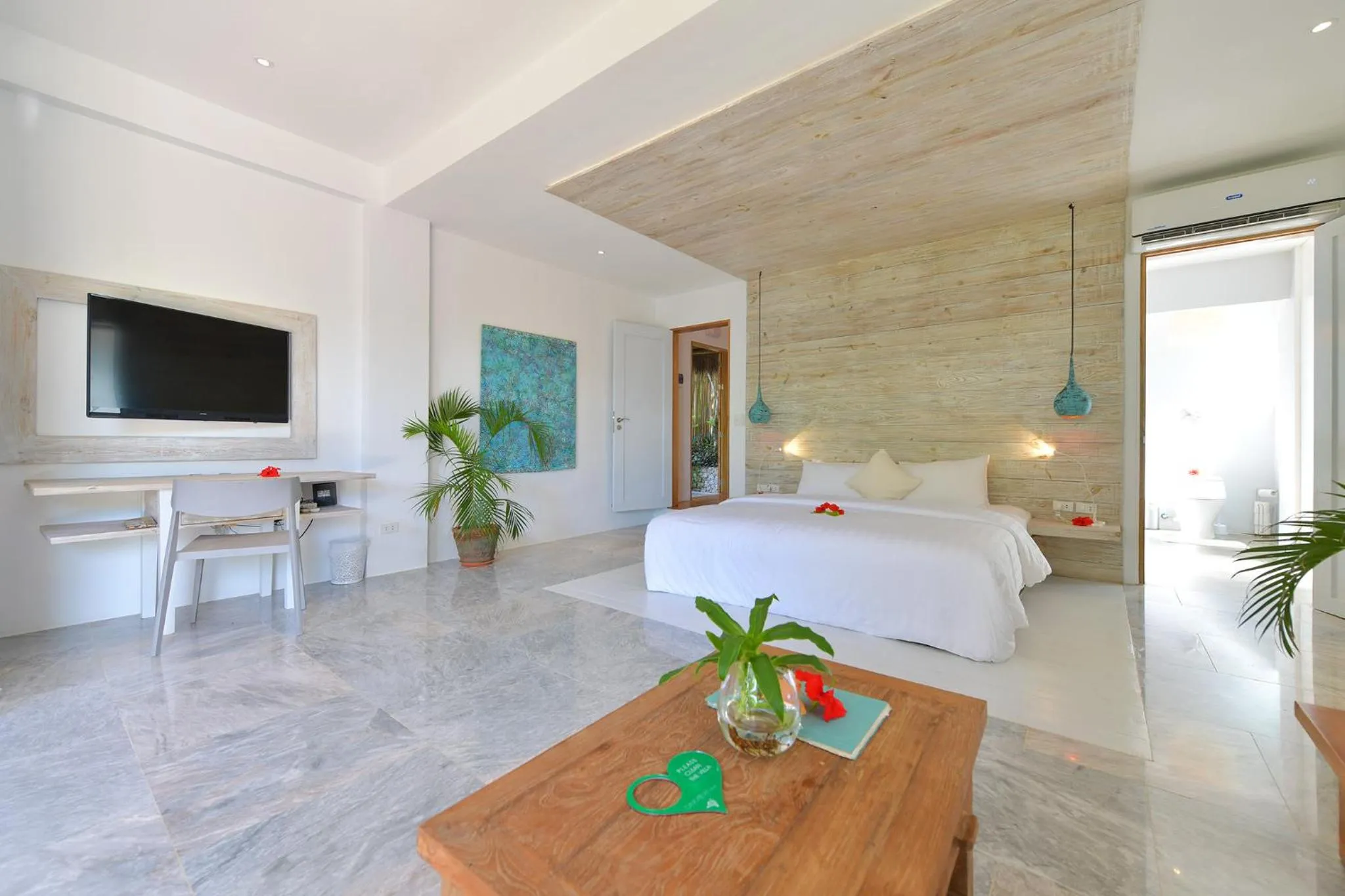 TV and multimedia, Bed in Diniview Villa Resort