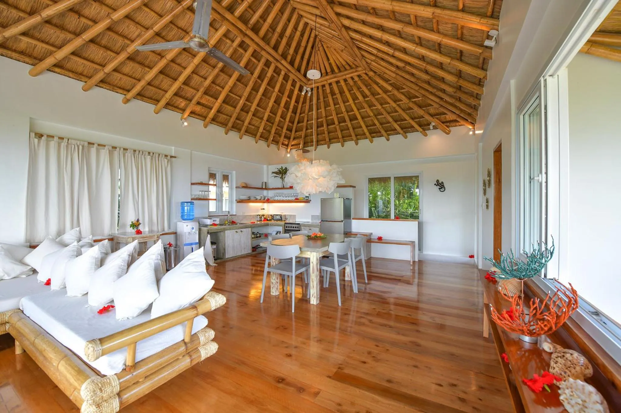 Kitchen or kitchenette in Diniview Villa Resort