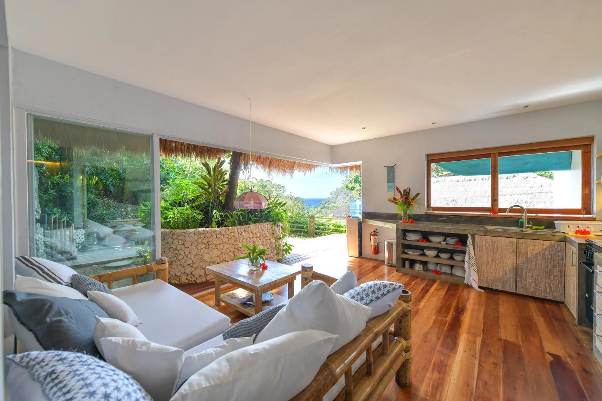 Kitchen or kitchenette in Diniview Villa Resort