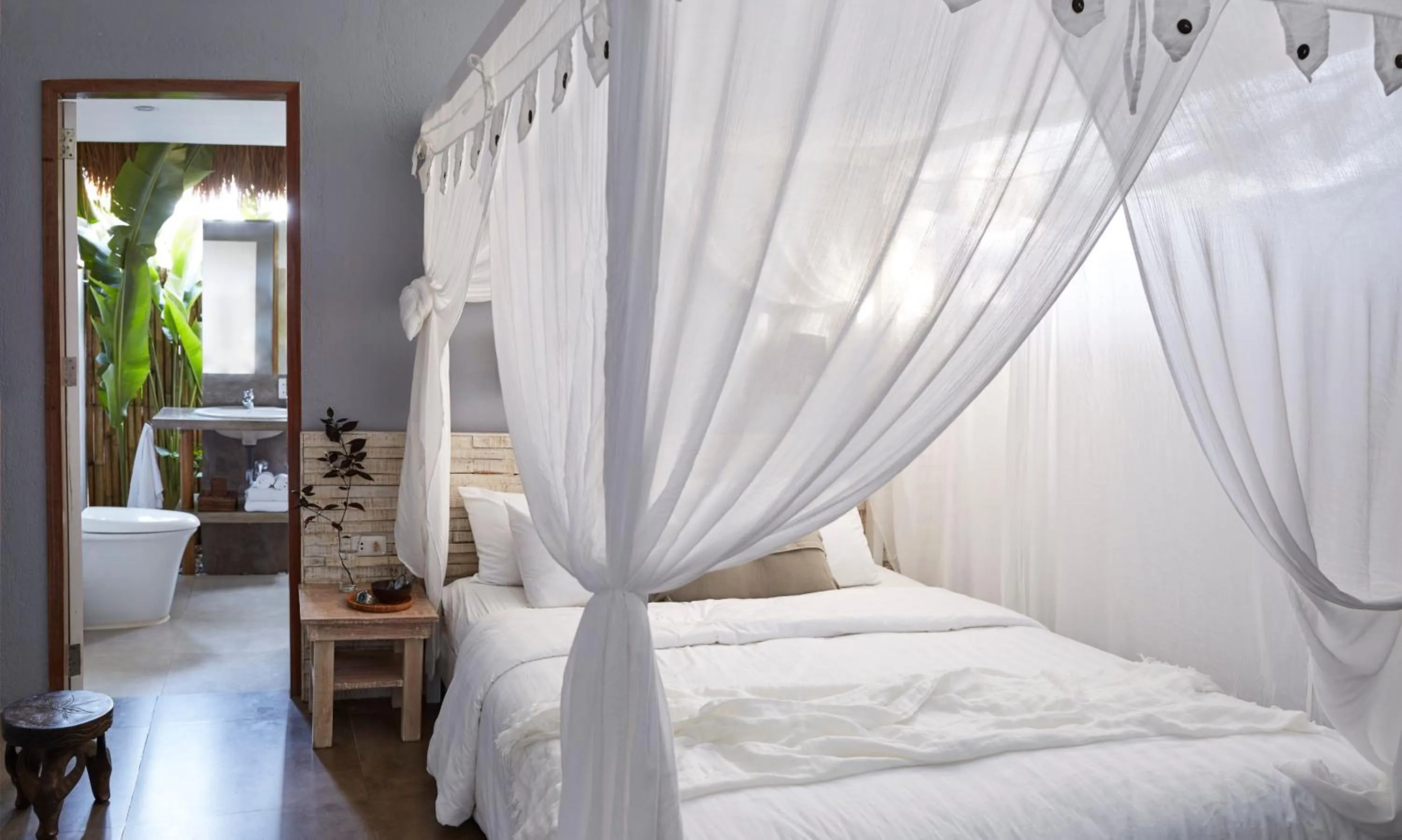 Bed in Diniview Villa Resort