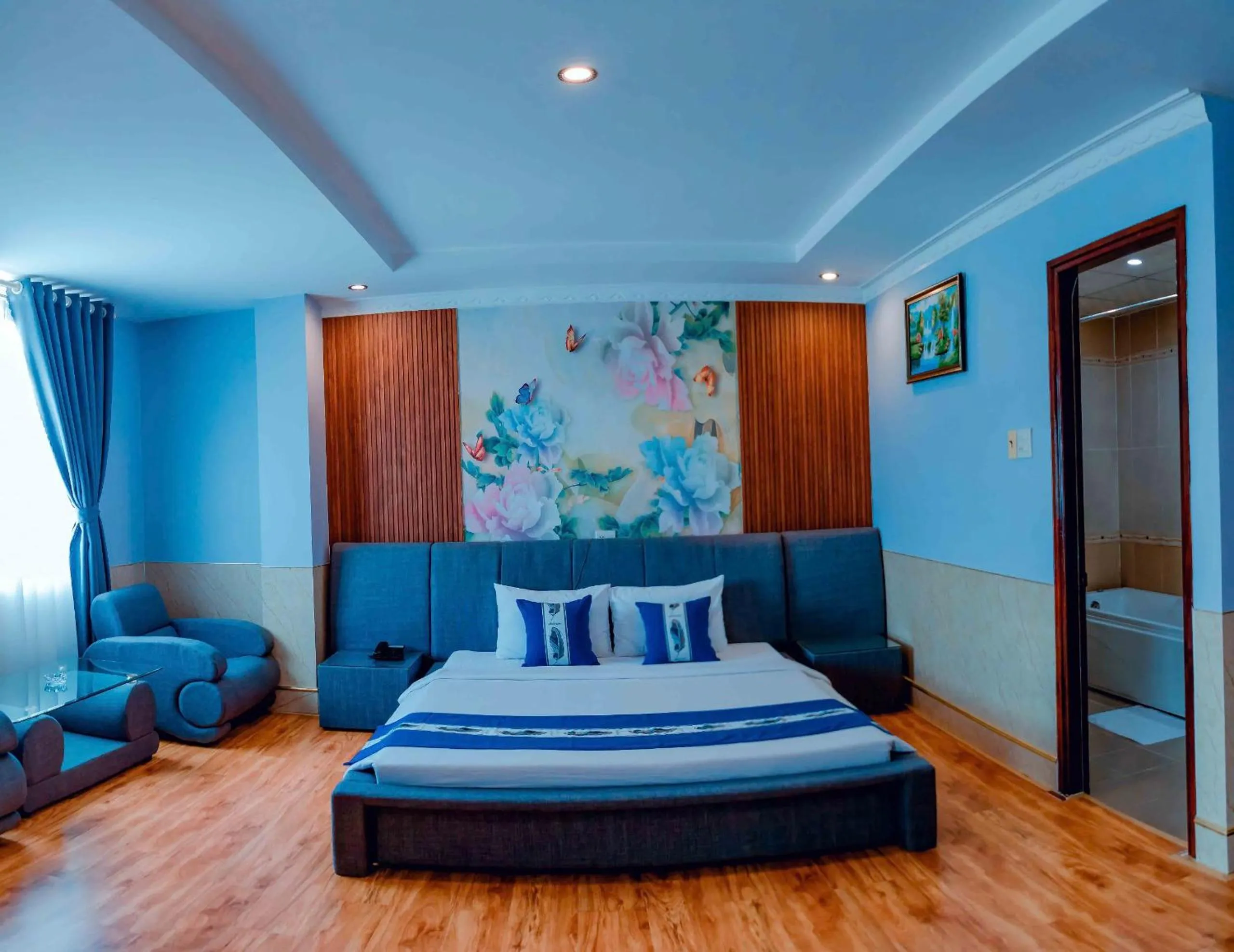 Photo of the whole room, Bed in Linh Phuong 3 Hotel