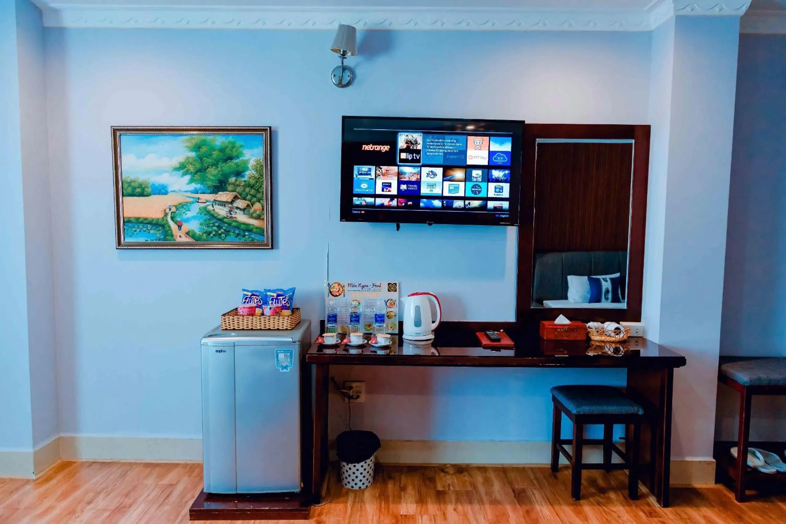 TV and multimedia in Linh Phuong 3 Hotel