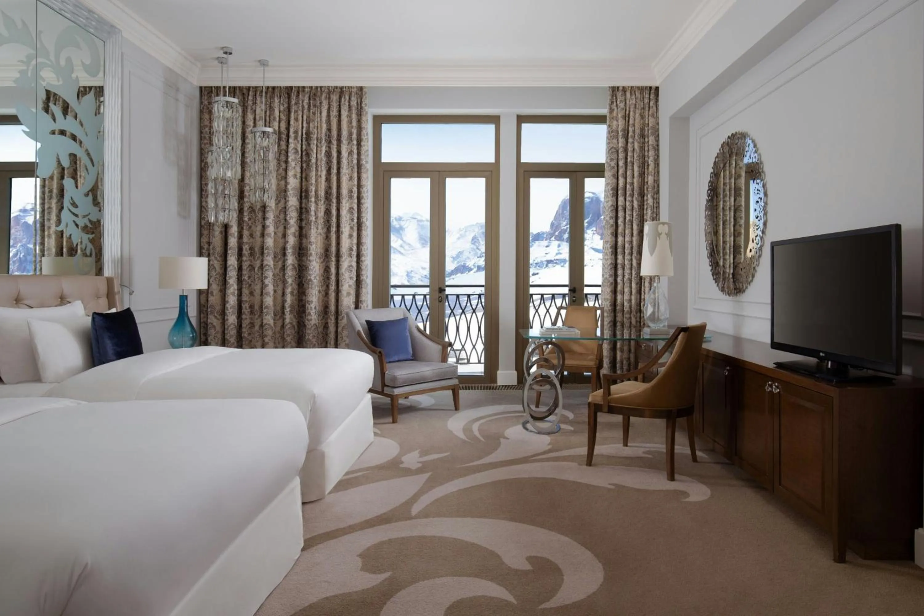 Photo of the whole room, Bed in Pik Palace, Shahdag, Autograph Collection